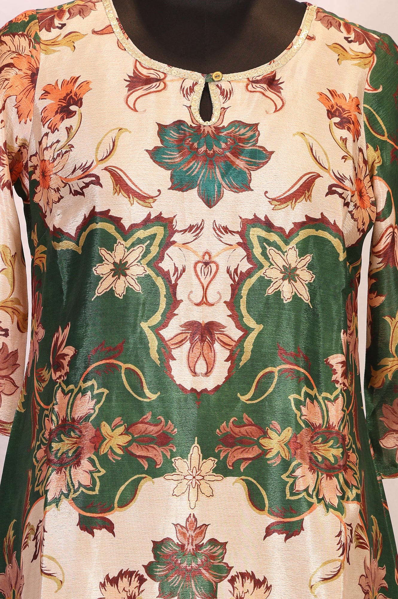 Green Floral Printed Straight Kurta with Trouser Set - Image 2