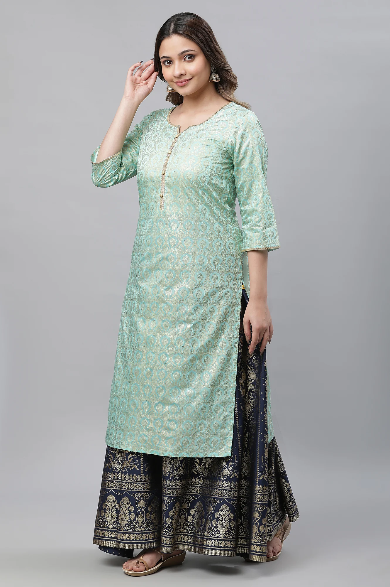 Green Foil Printed Embellished Kurta - Image 2