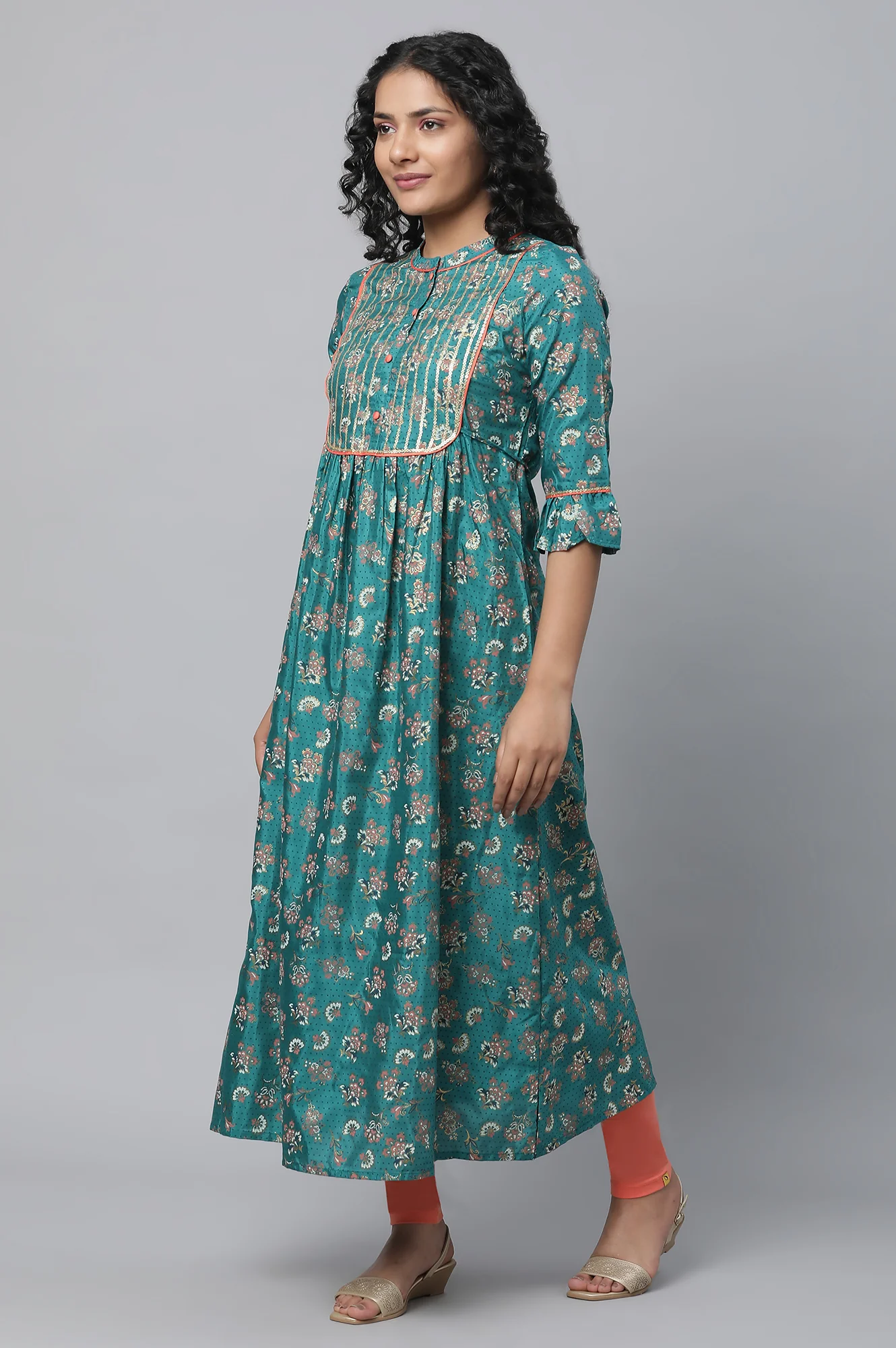 Green Heavy Embellished kurta & Tights Set - Image 3