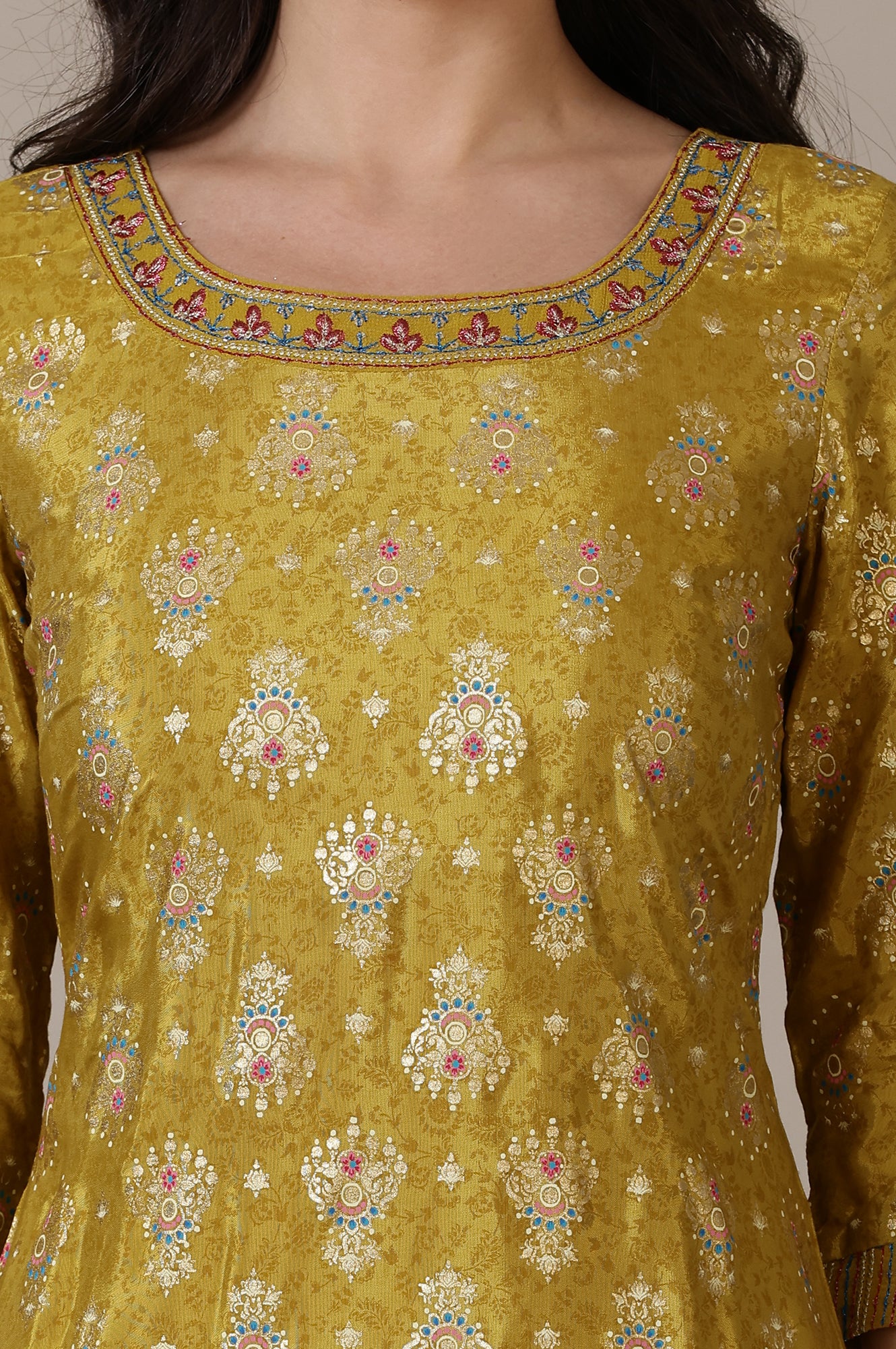 Green Printed Foil Print Zari Embroidered Straight Woven Kurta - Image 3