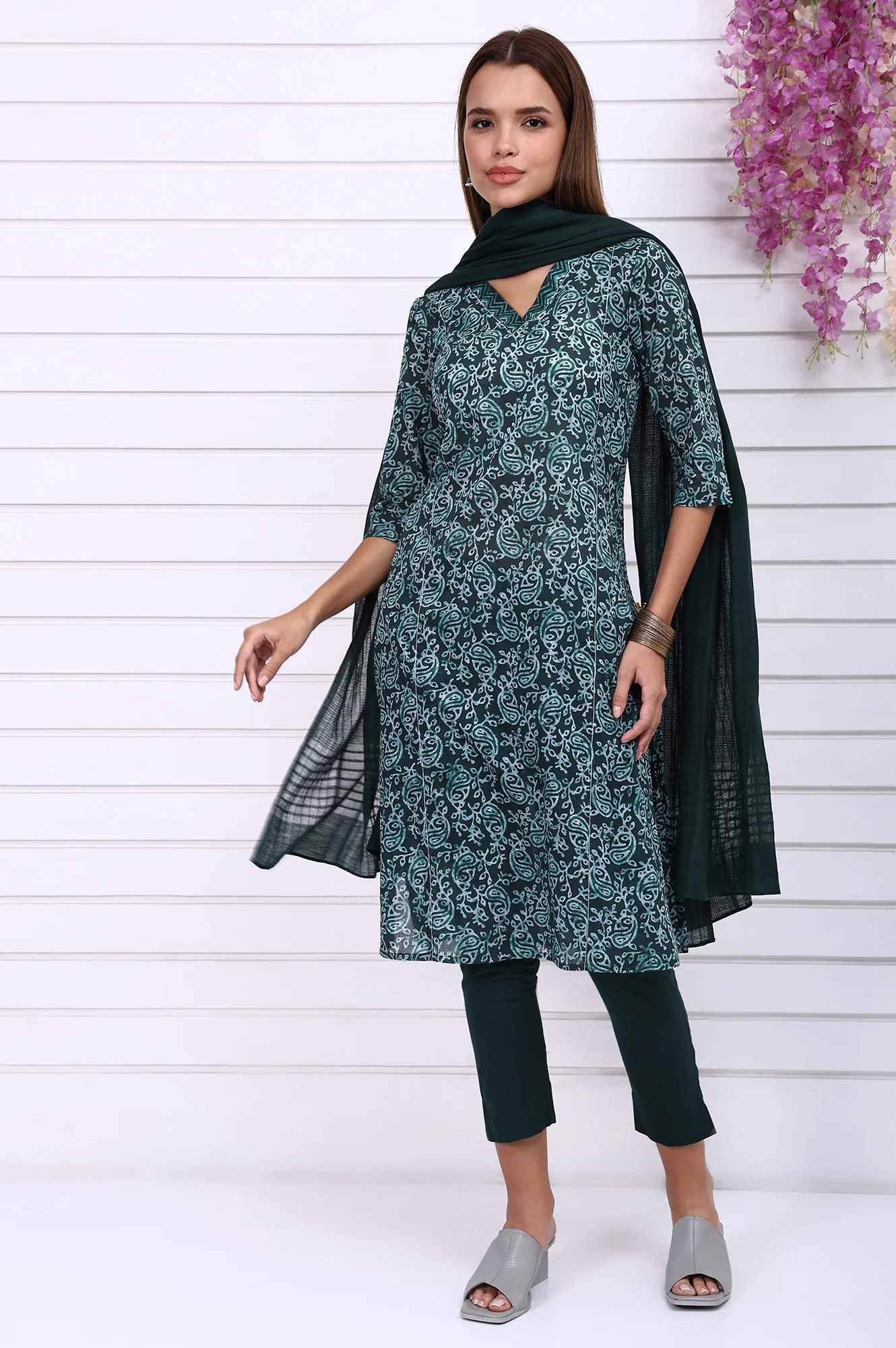 Green Self Design Printed Pure Cotton Dupatta - Image 4