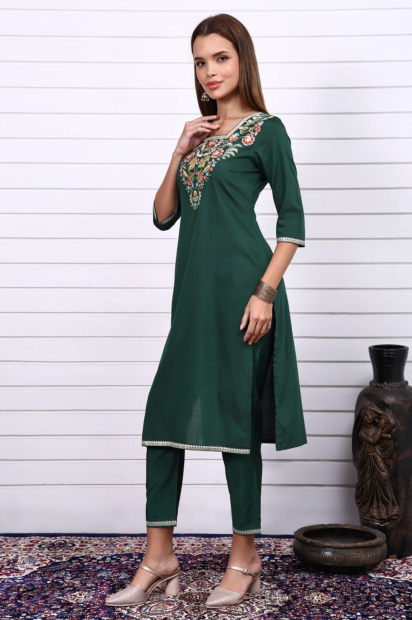 Green Thread Embroidery Straight Kurta, Trousers and Dupatta Set - Image 4
