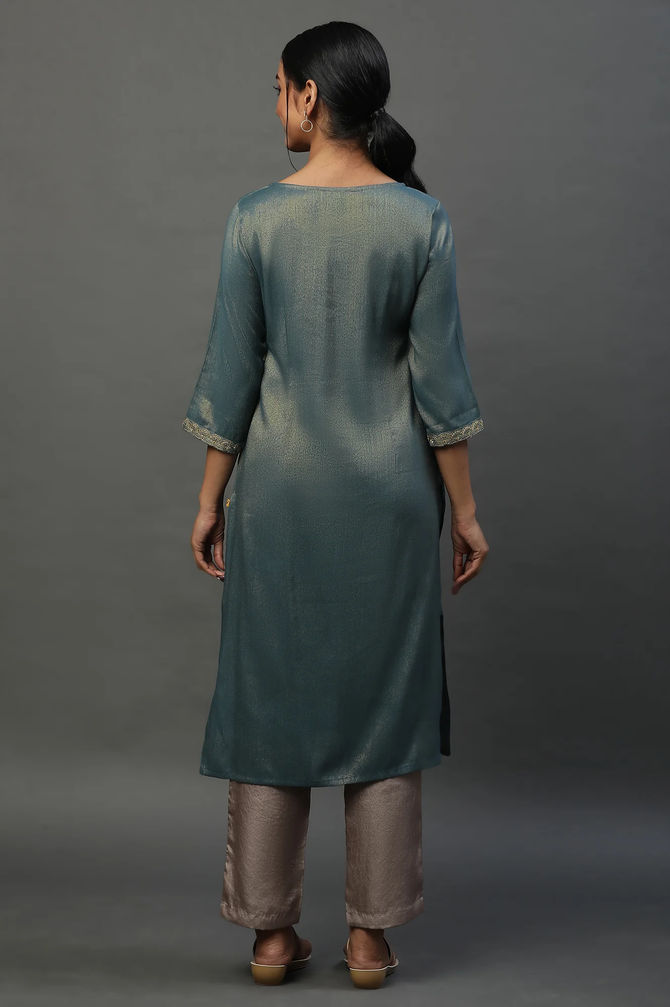 Green Yarn Dyed Embellished Kurta - Image 4