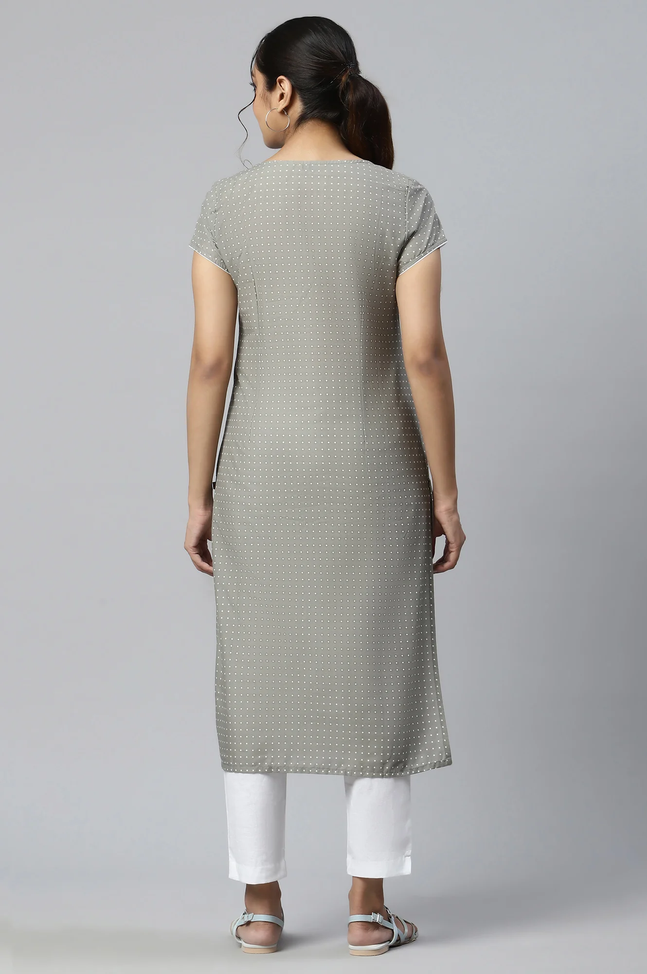 Grey Embroidered Round Neck Ethnic Kurta - Image 2