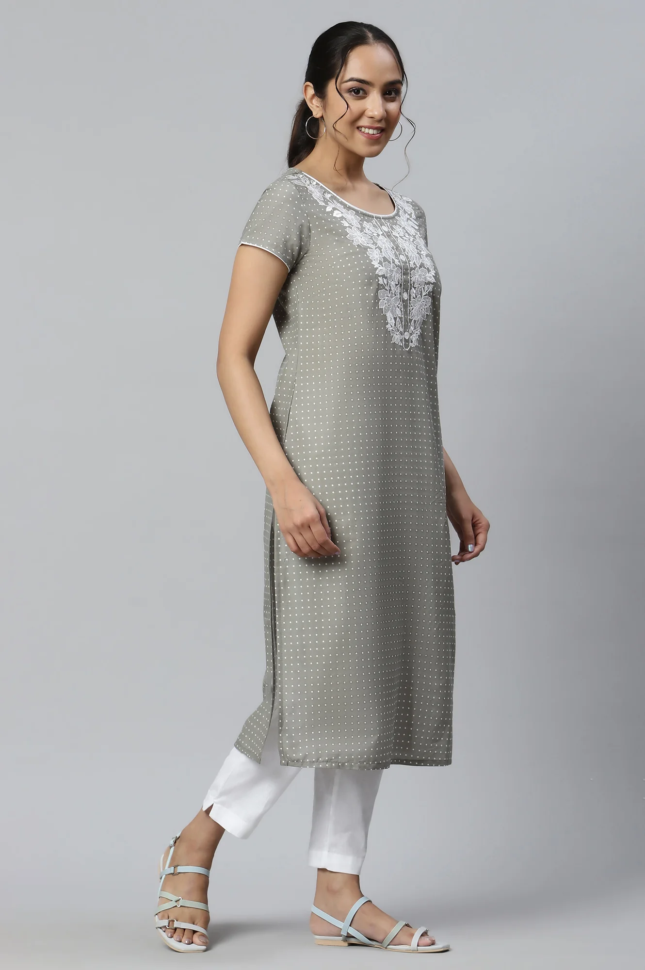 Grey Embroidered Round Neck Ethnic Kurta - Image 4