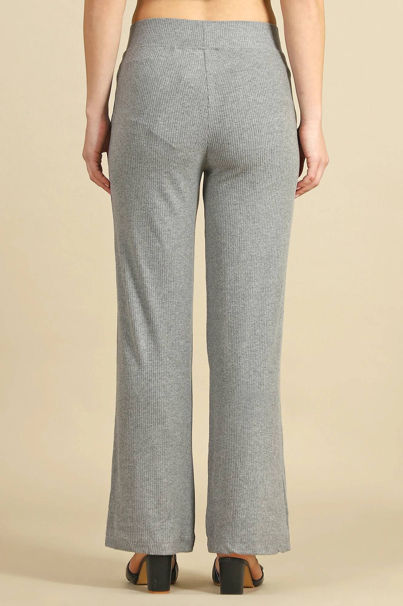 Grey Solid Straight Fit Pants With Slip On Closure - Image 5