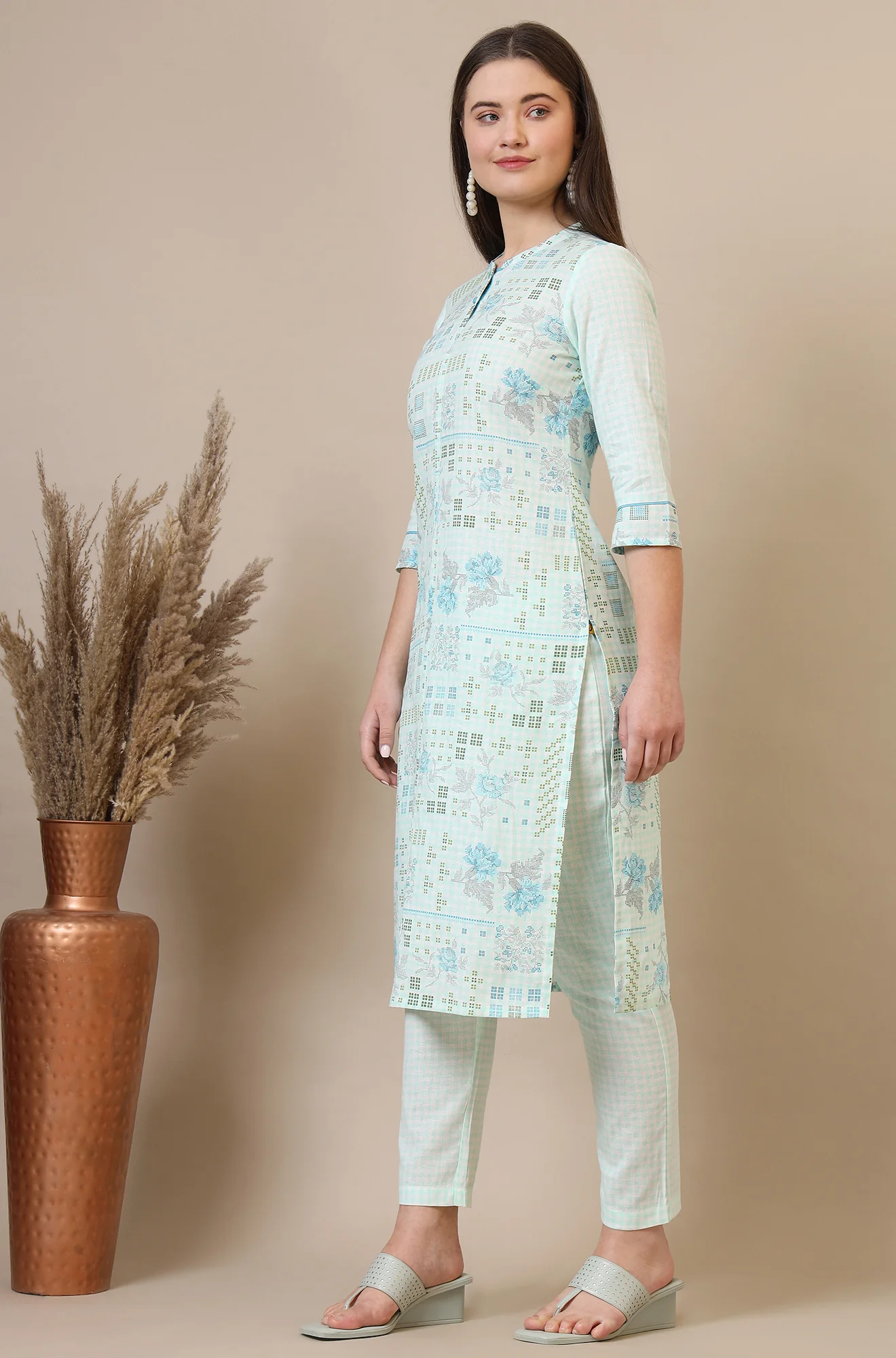 Light Blue Geometric Printed Cotton Blend Straight Kurta and Pants Co-ord Set - Image 5