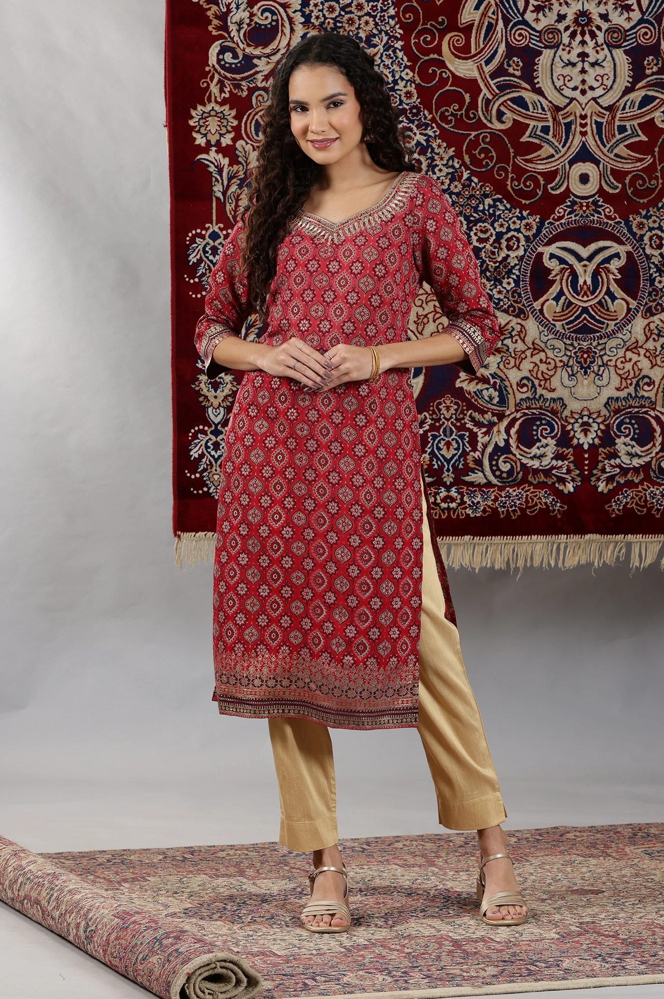 Maroon Abstract Print Sequined Straight Woven Kurta - Image 6