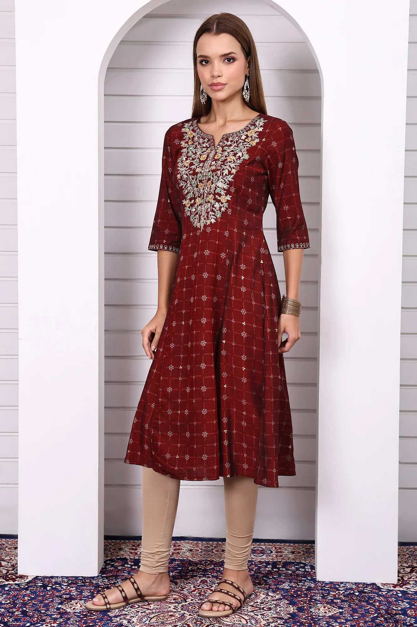 Maroon Abstract Printed Gotta Patti A-line Kurta - Image 4