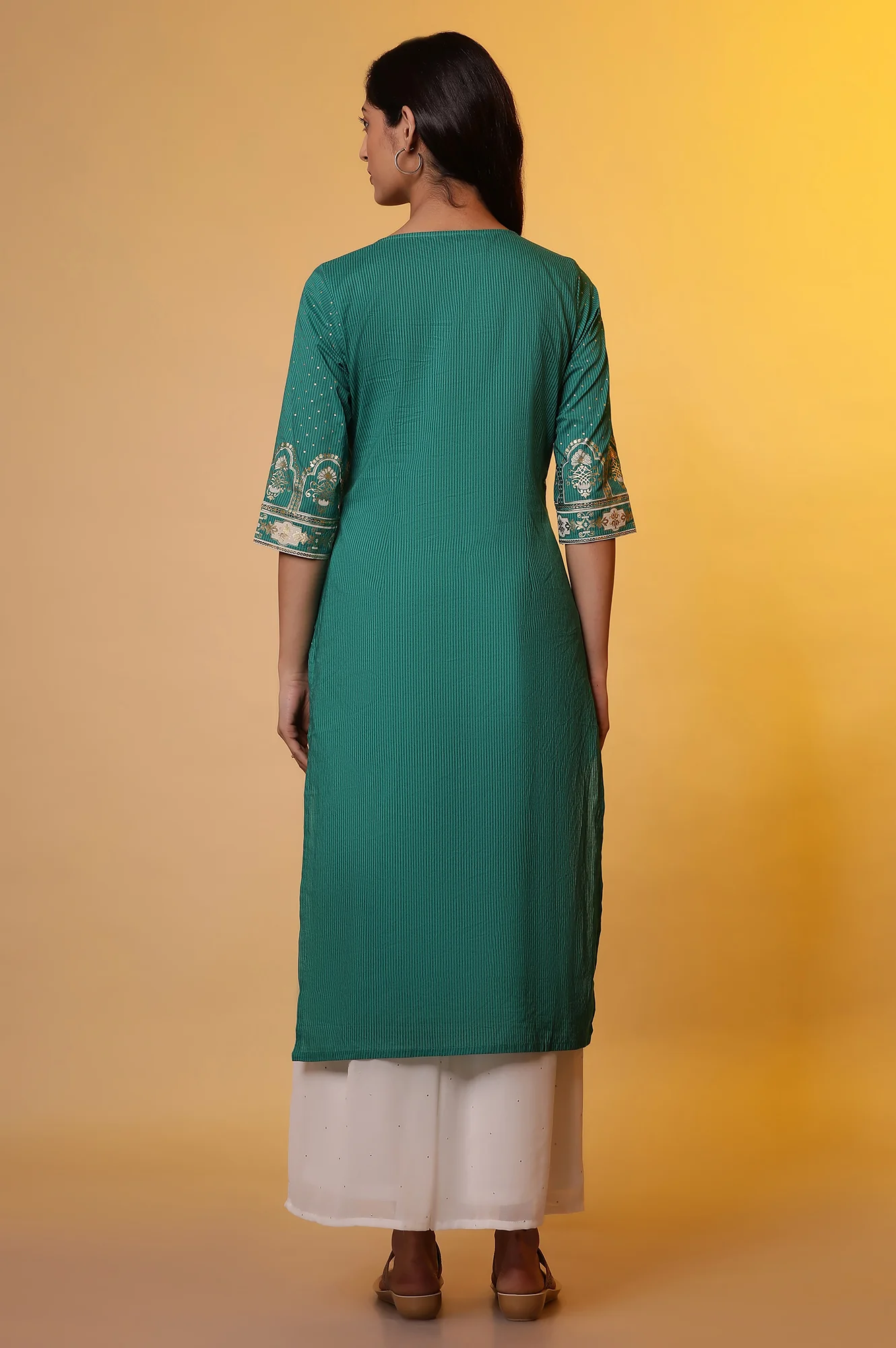 Maroon Foil Printed Kurta with Sequin Detailing - Image 5