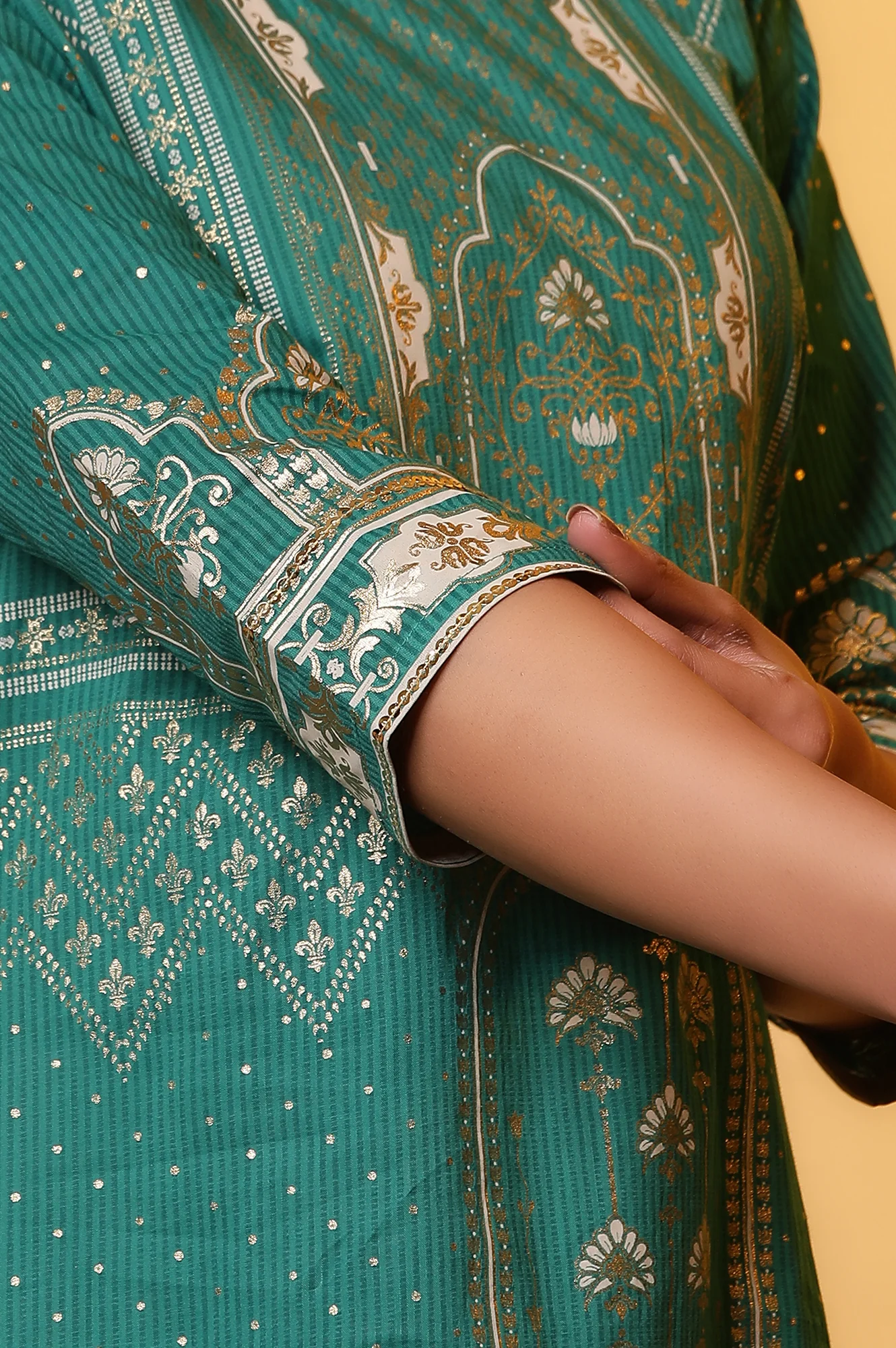 Maroon Foil Printed Kurta with Sequin Detailing - Image 9