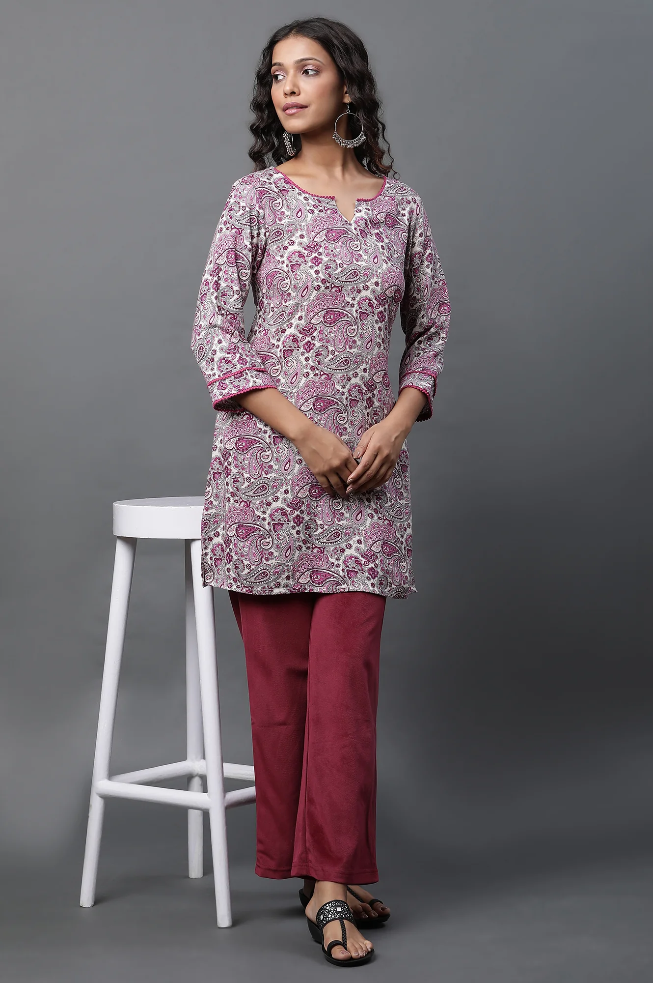 Maroon Solid Straight Fit Velvet Pants With Elasticated Waist - Image 5