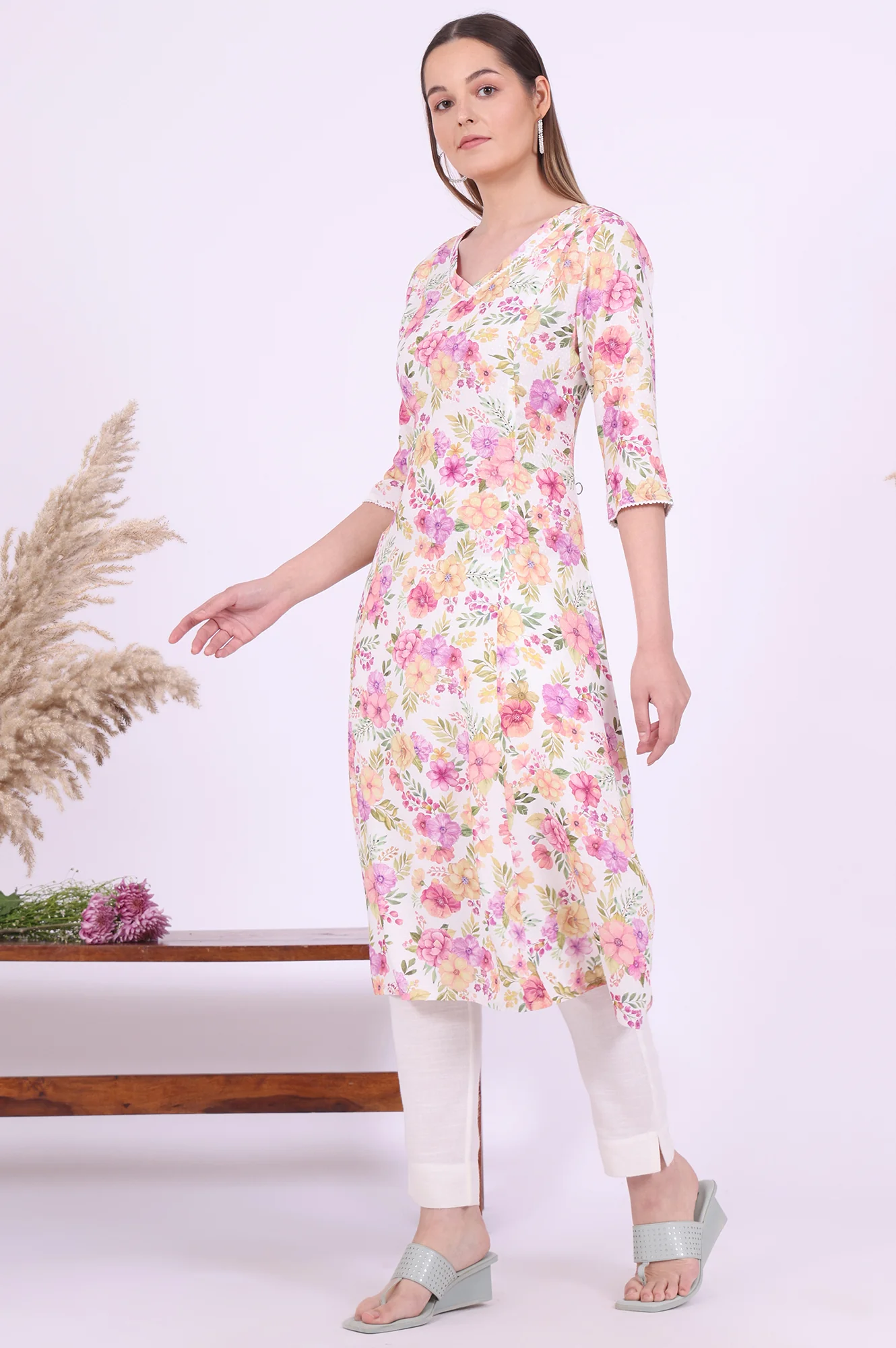 Multicolour Printed A-Line Rayon Kurta - Image 5