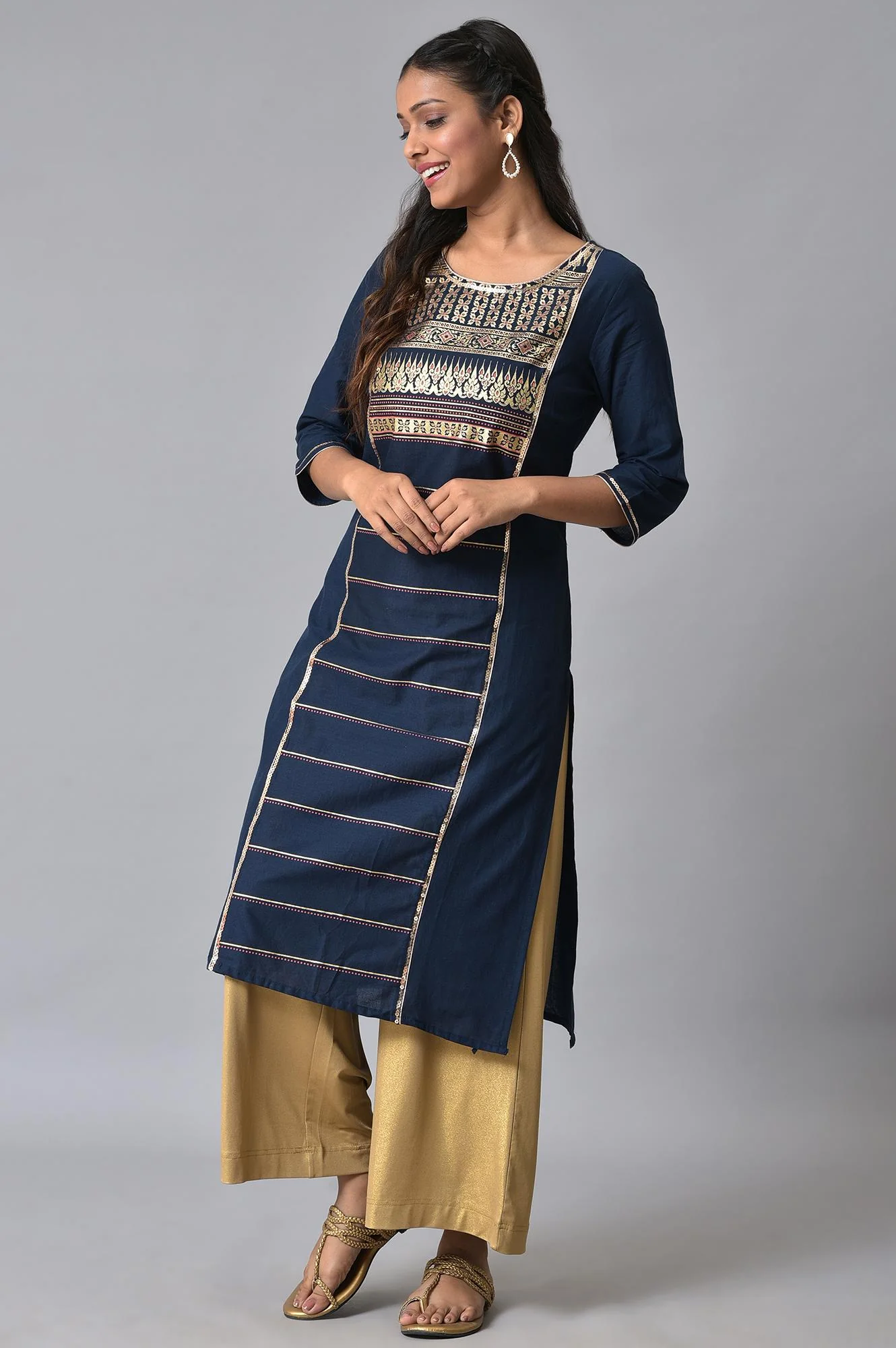 Navy Blue Straight Geometric kurta in Round Neck - Image 3