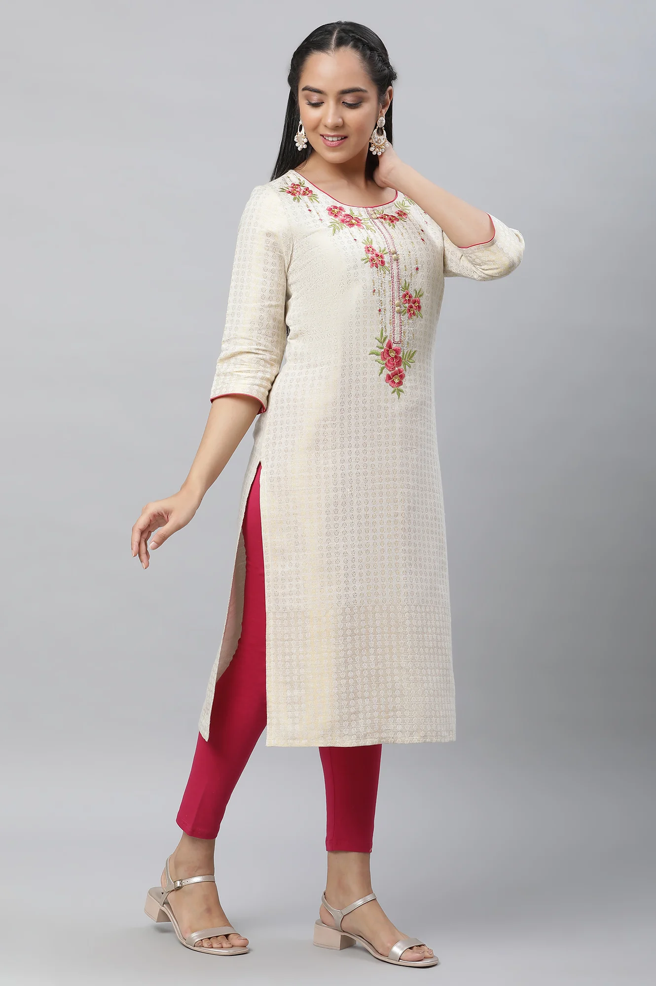 Off-White Embellished Kurta - Image 5