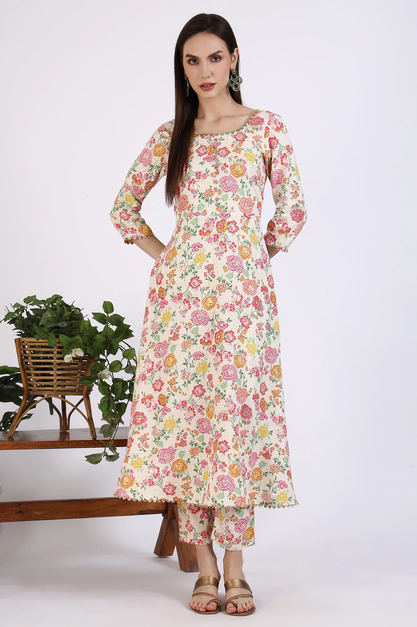 Off-White Floral Printed Embellished Flared Kurta and Trousers Co-ord Set - Image 3