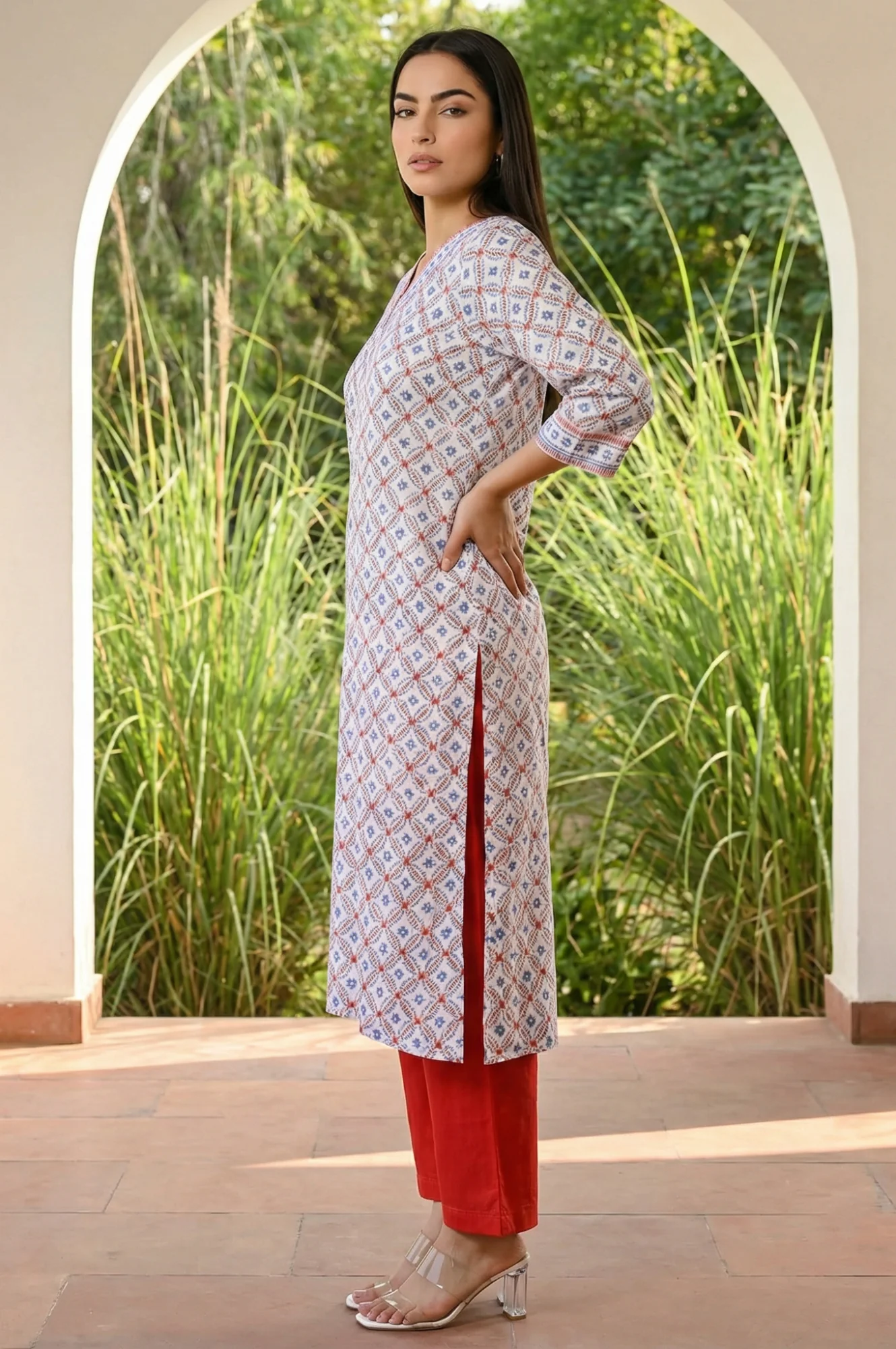 Off White Geometric Printed Straight Kurta - Image 2