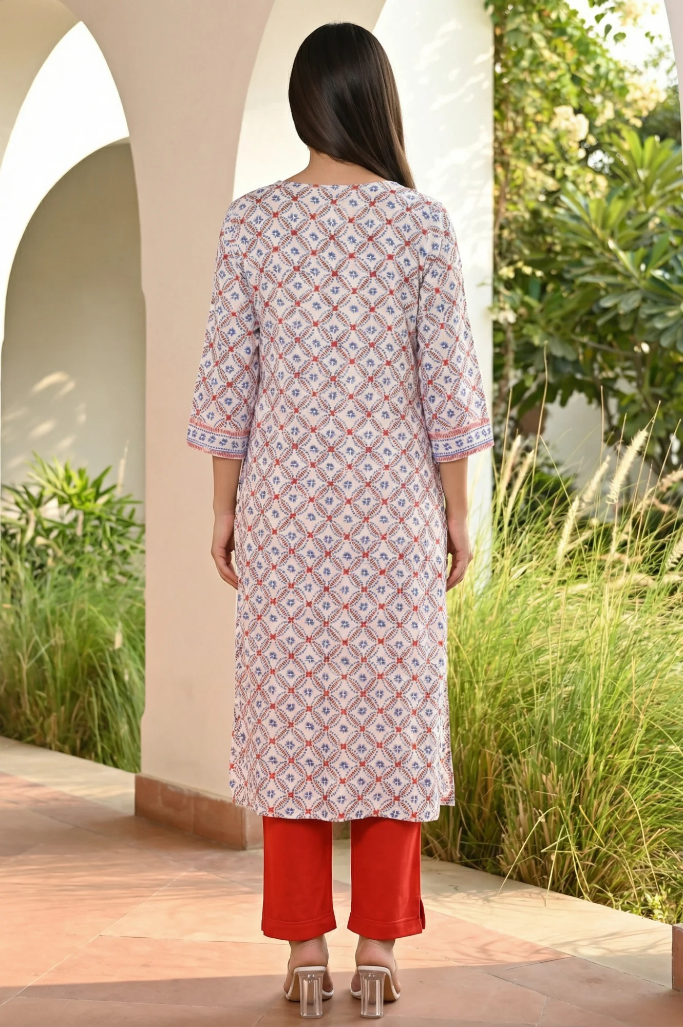 Off White Geometric Printed Straight Kurta - Image 3