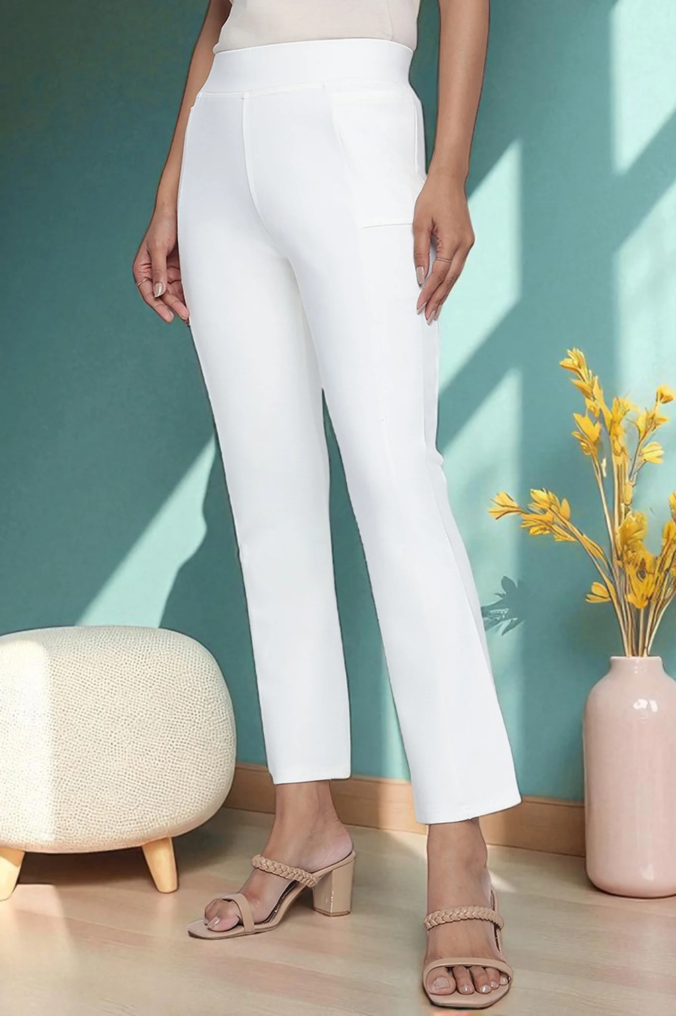 Off White Solid Mid Rise Tights in Ankle Length - Image 5