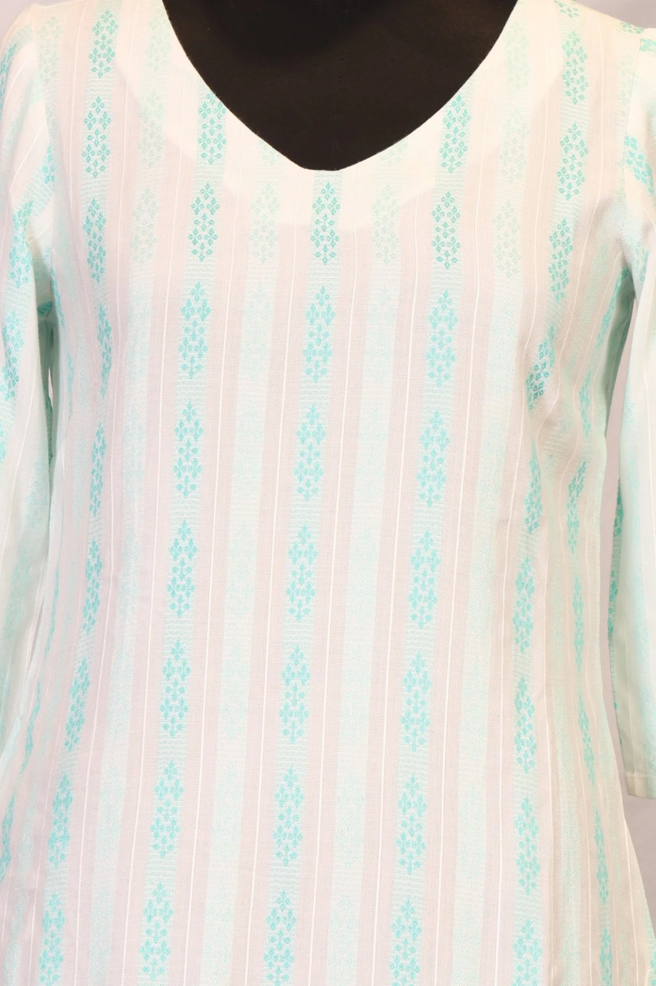 Off White Striped Yarn Dyed Straight Kurta - Image 2