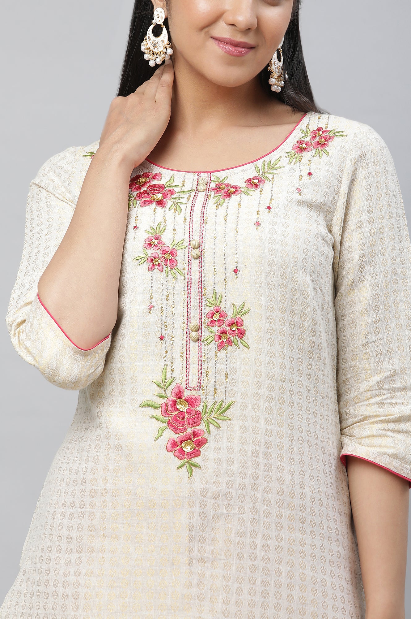 Off-White Embellished Kurta - Image 6