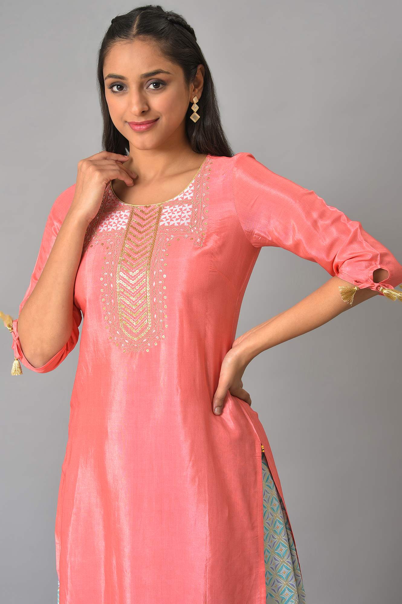Peach Geometric Embroidered Zari Straight Shantung Kurta - Image 5