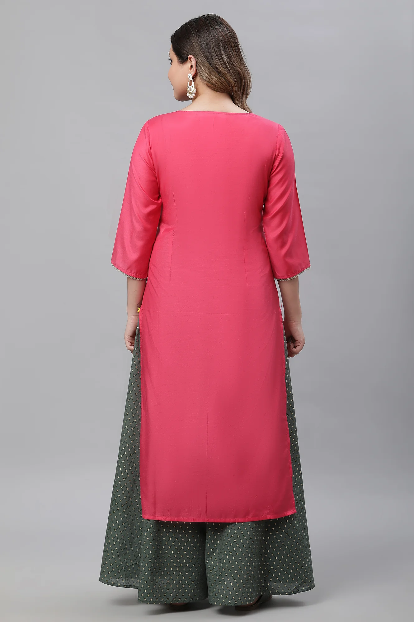 Pink Embellished Festive Kurta with Gold Puff Print - Image 3