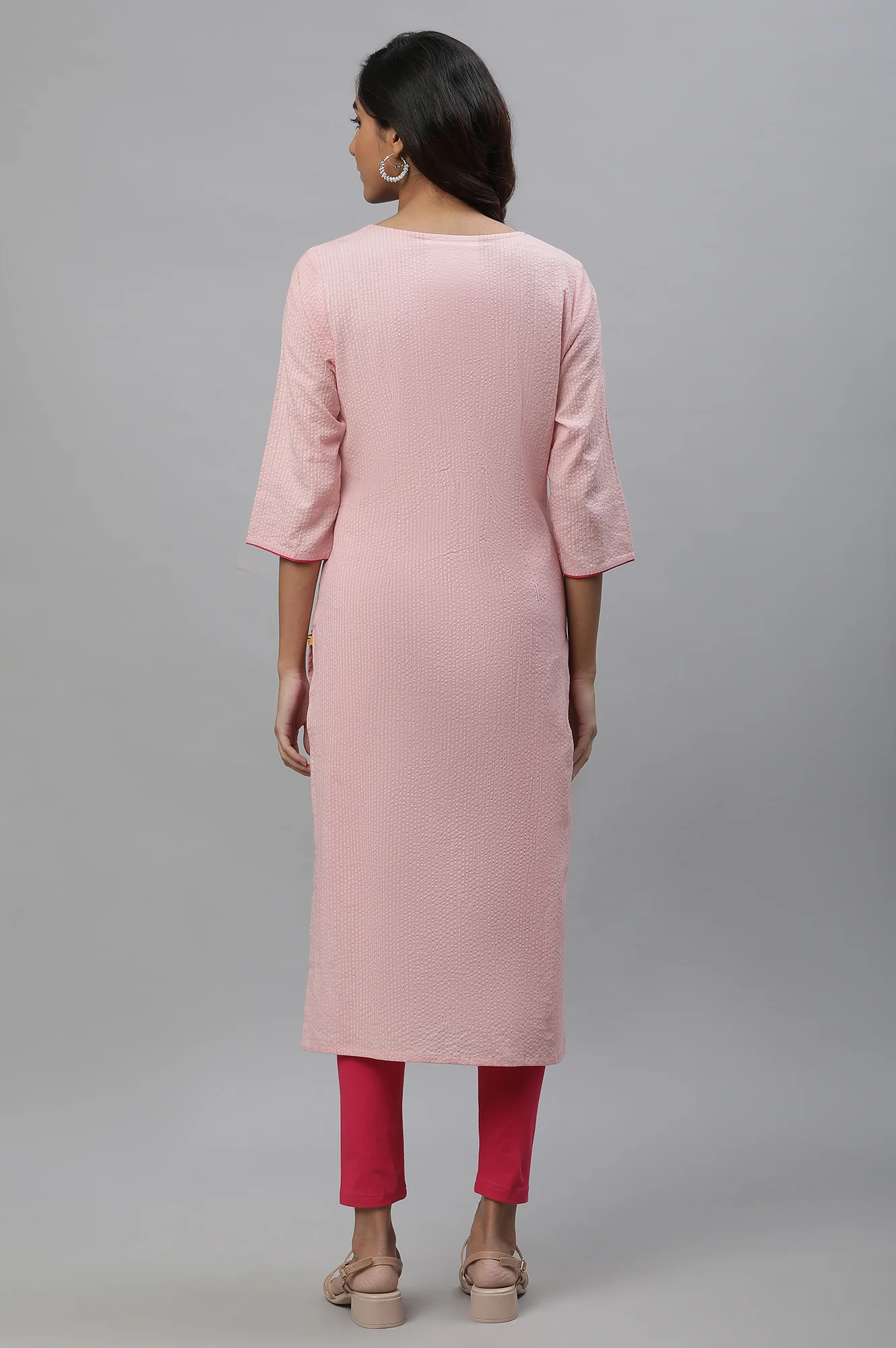 Pink Embroidered Textured Cotton Kurta - Image 4