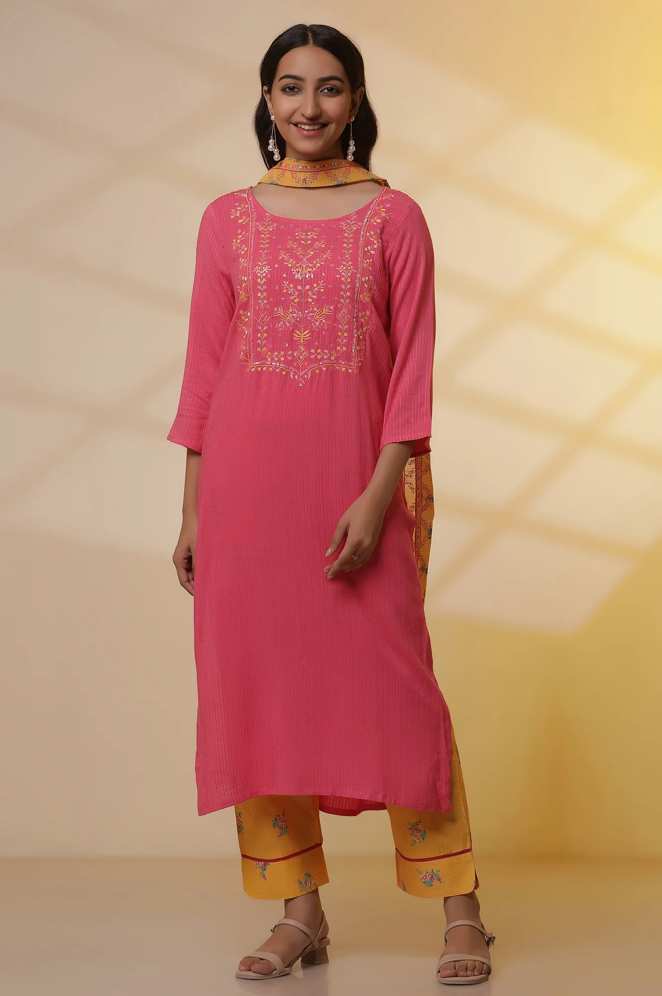 Pink Embroidered Textured Kurta, Printed Pants and Dupatta Set - Image 2