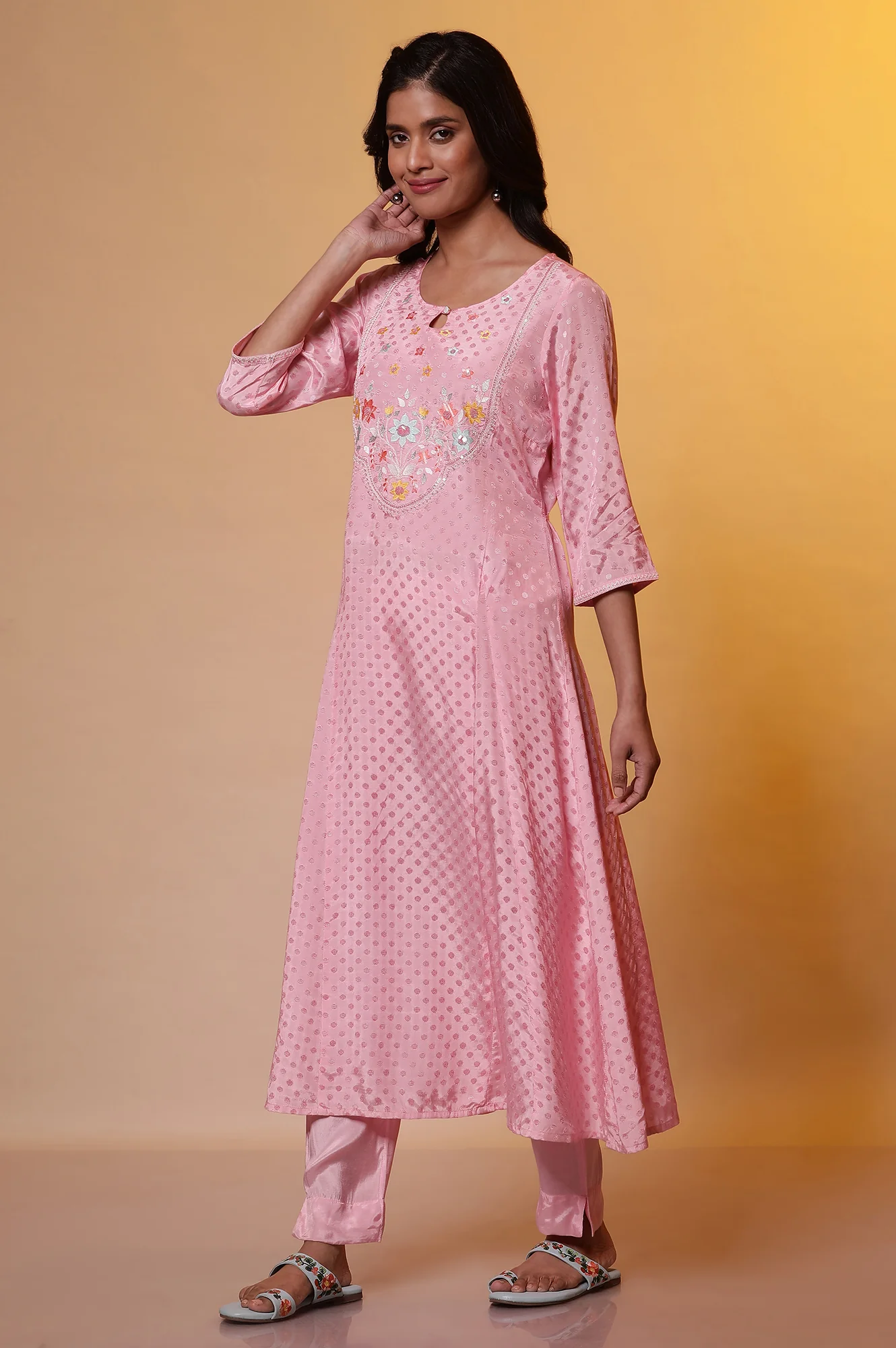 Pink Floral Printed Flared Kurta, Pants and Dupatta Set - Image 5