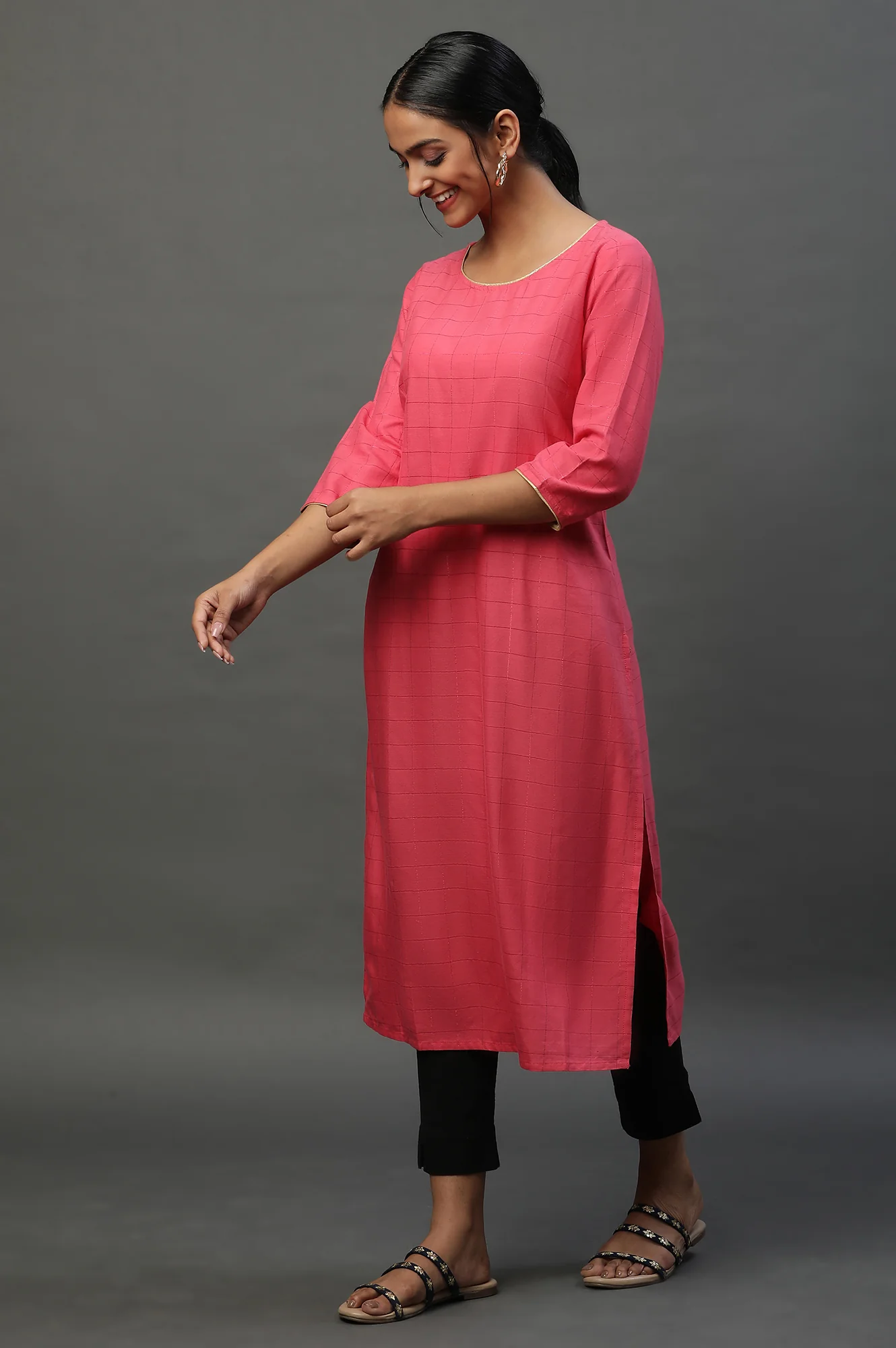 Pink Round Neck Printed Kurta - Image 3