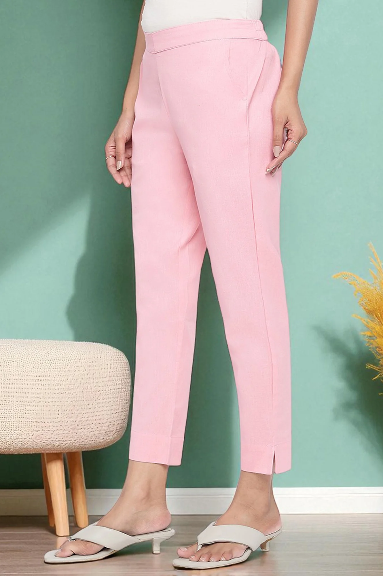 Pink Solid Cotton Flax Trousers in Ankle Length - Image 5