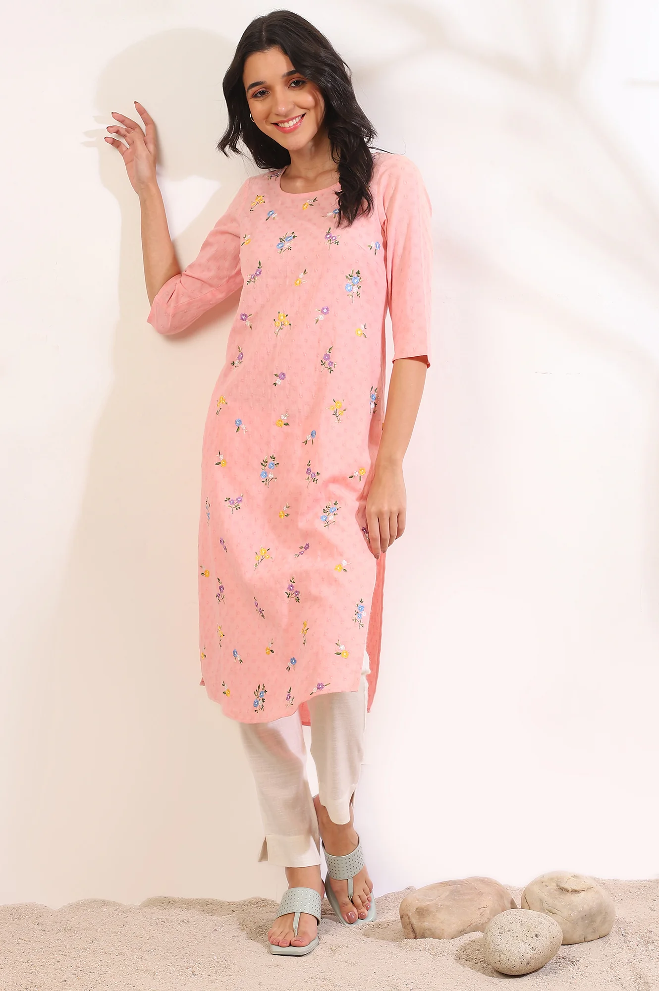Pink Solid Zari Straight Pure Cotton Kurta - Image 3