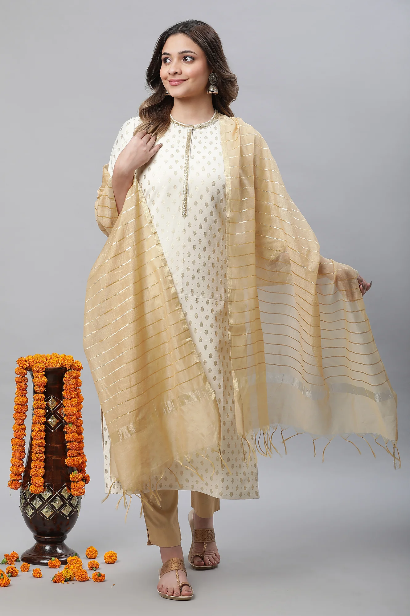 Beige Straight Floral Printed Kurta - Image 5