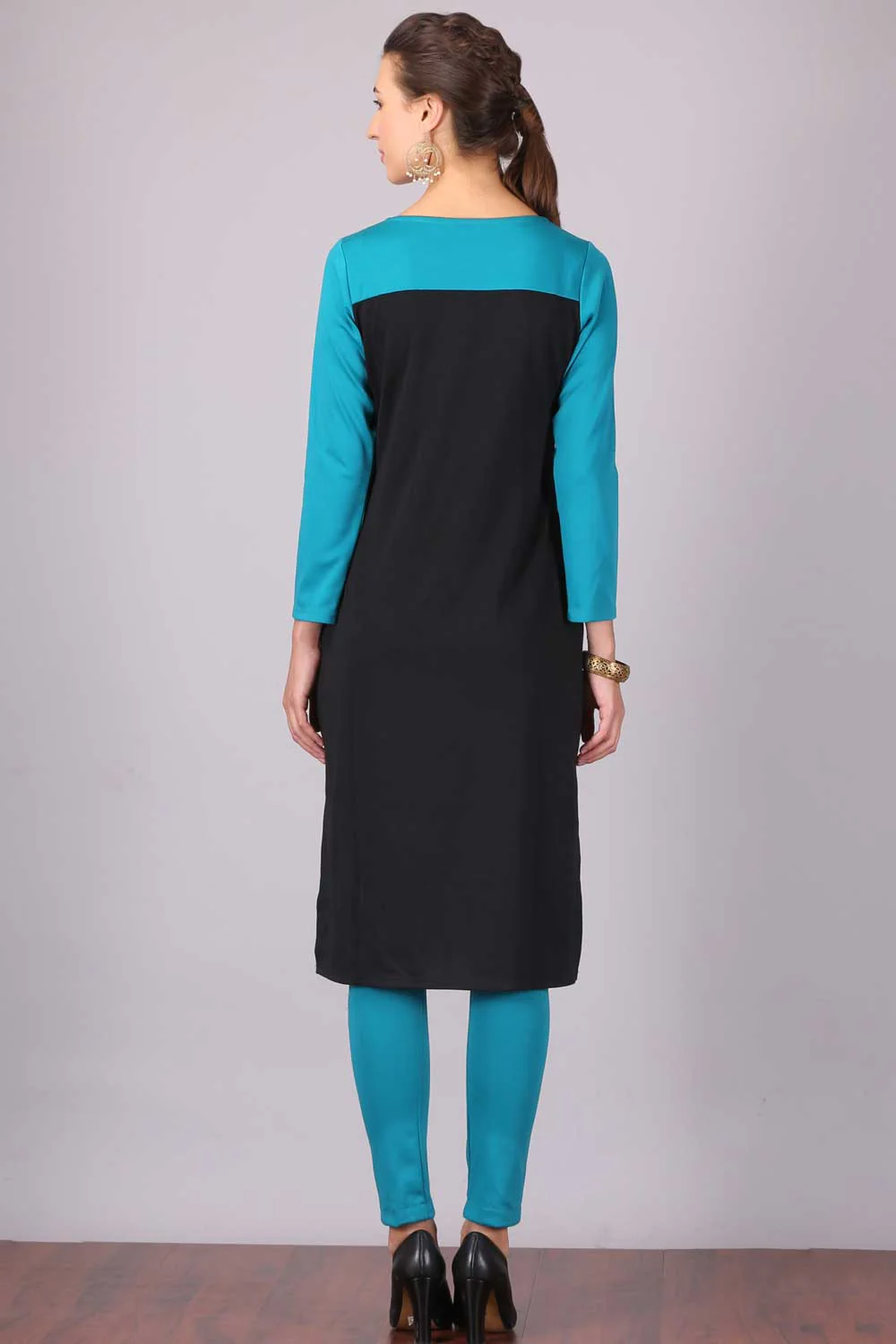 Black & Blue Printed Round Neck Winter kurta - Image 4
