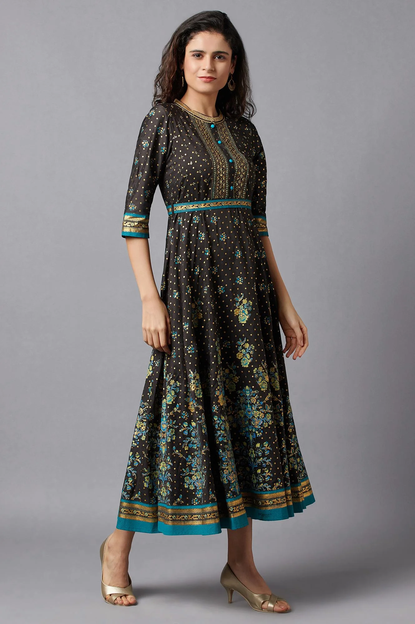 Black Flared Embroidered kurta - Image 4