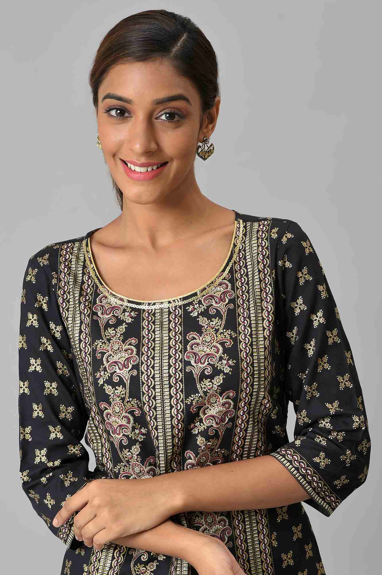 Black Floral Printed Sequined Ethnic LIVA kurta - Image 5