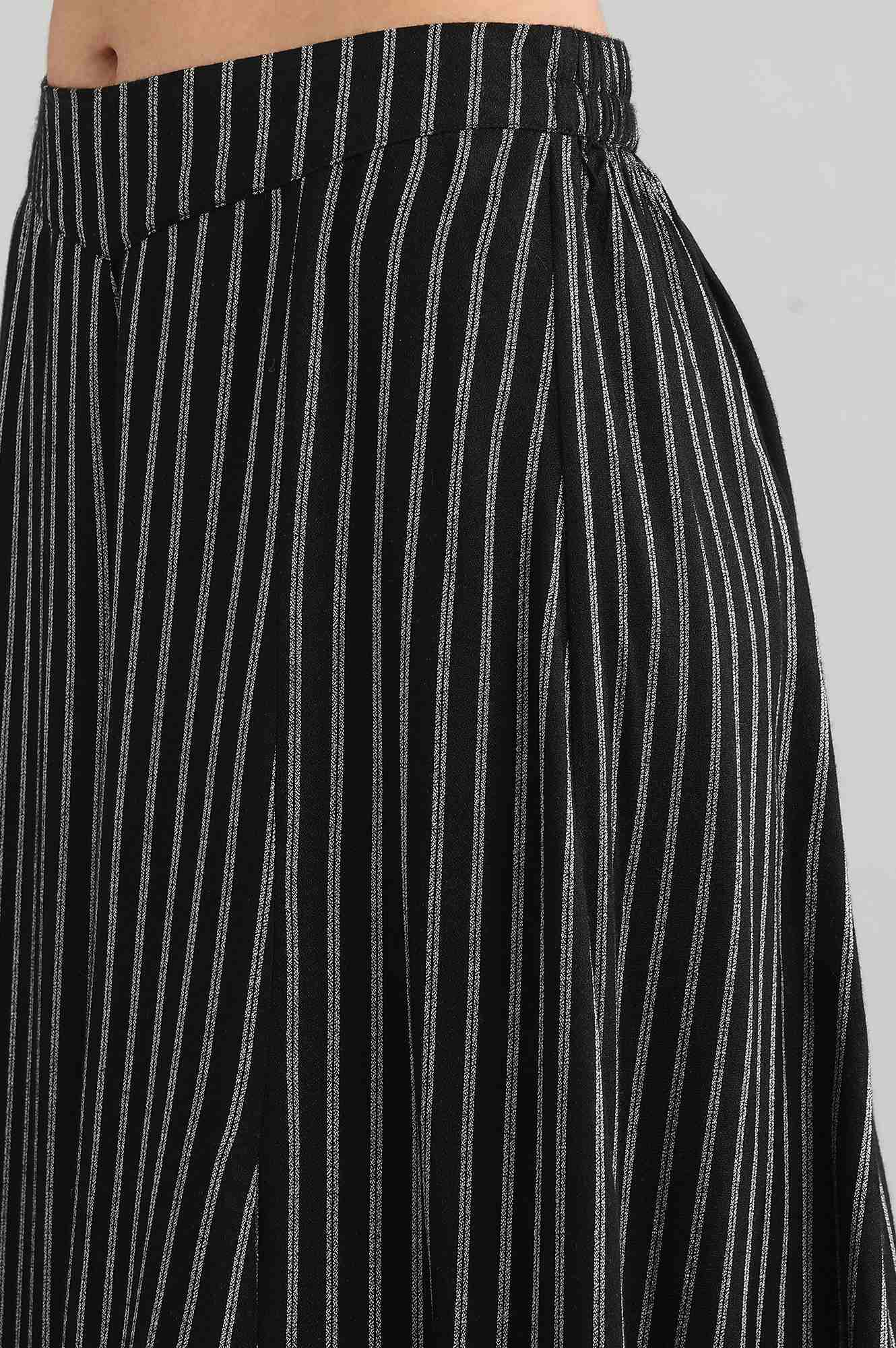 Black Round Neck Yarn-Dyed Top - Image 6