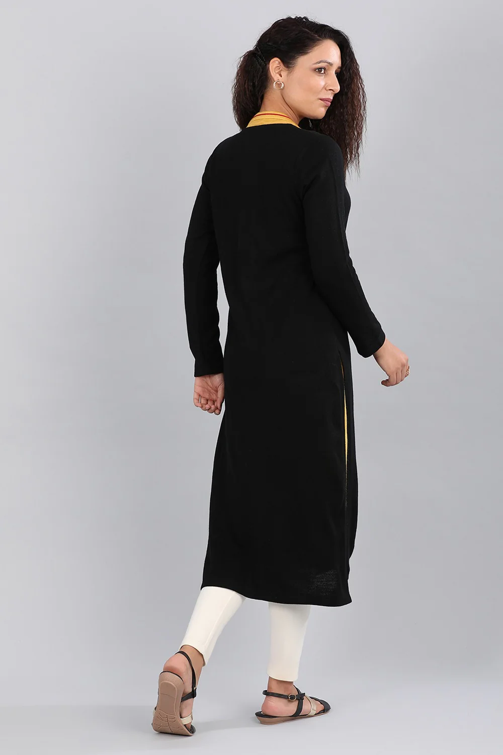 Black V-Neck Solid Sweater - Image 4