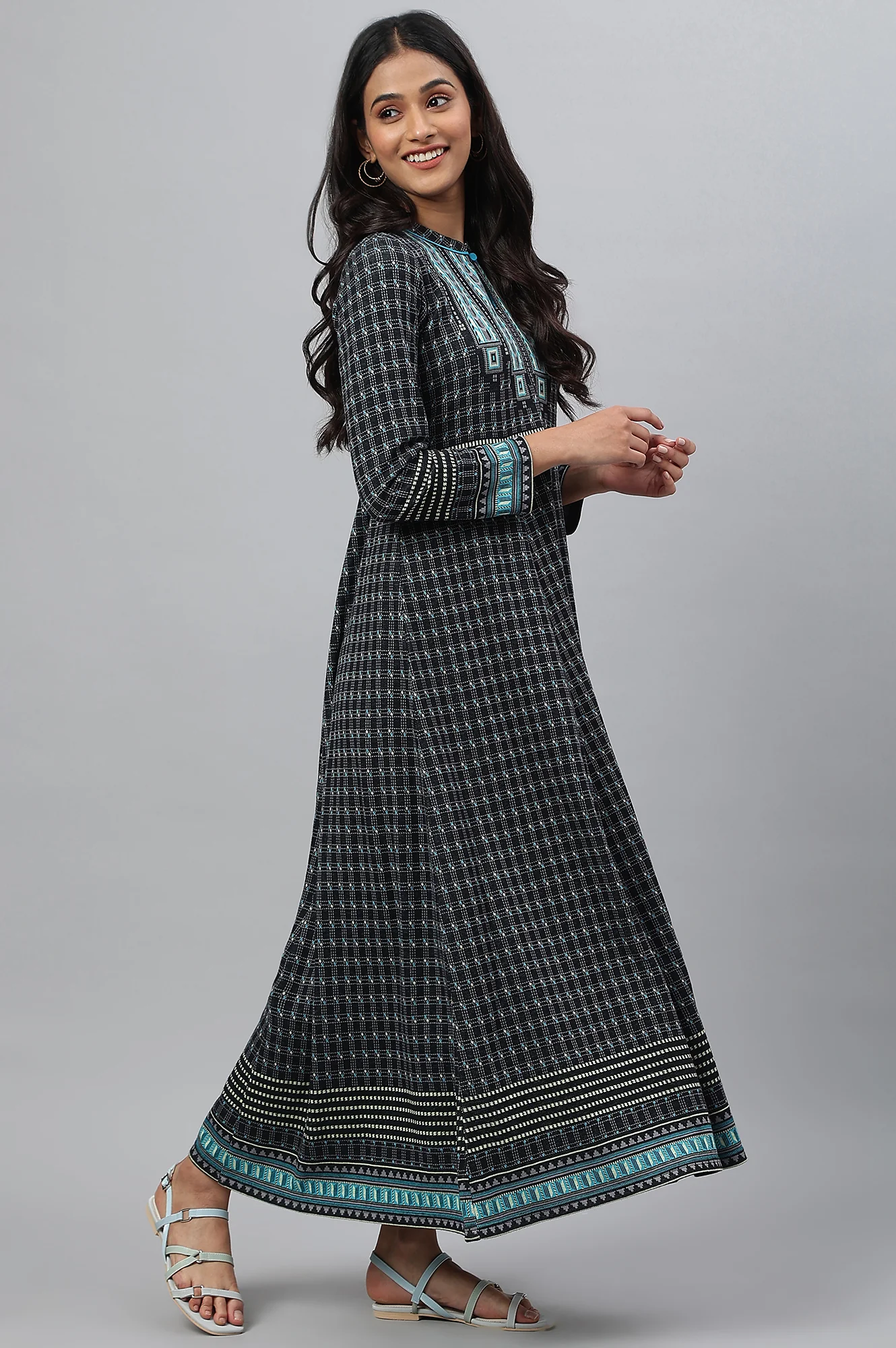 Black Yarn-dyed A-line Winter Dress - Image 6