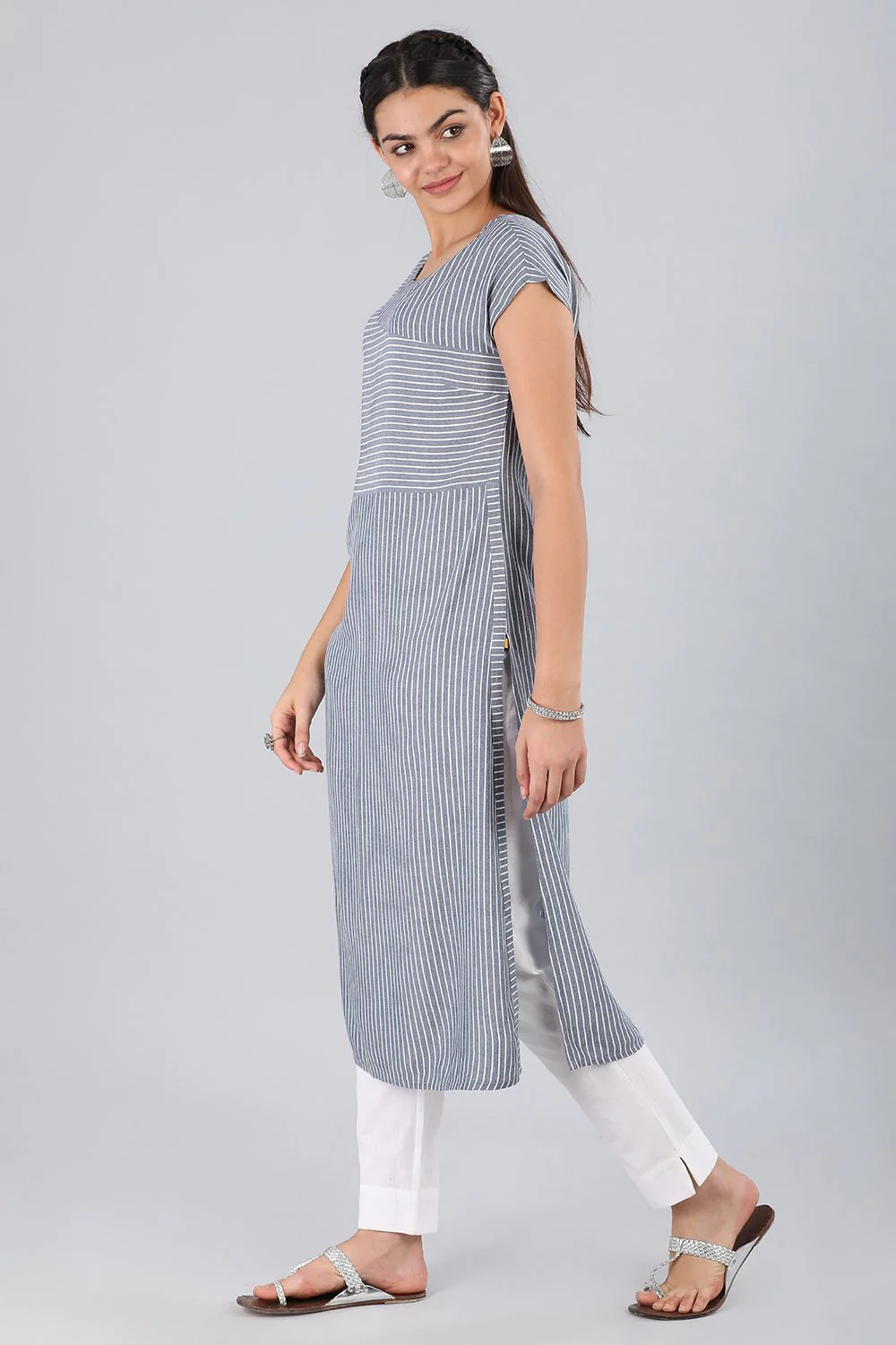 Blue Boat Neck Striped kurta - Image 2