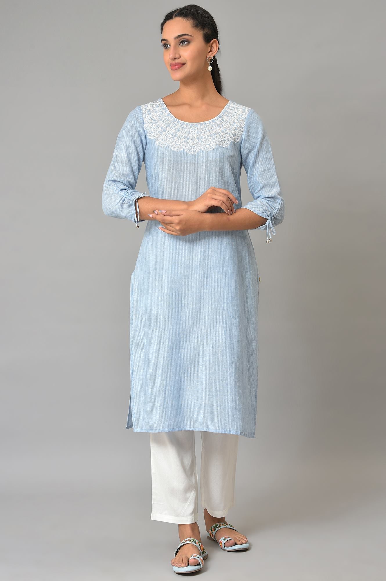 Blue Cotton Round Neck Embroidered kurta - Image 6