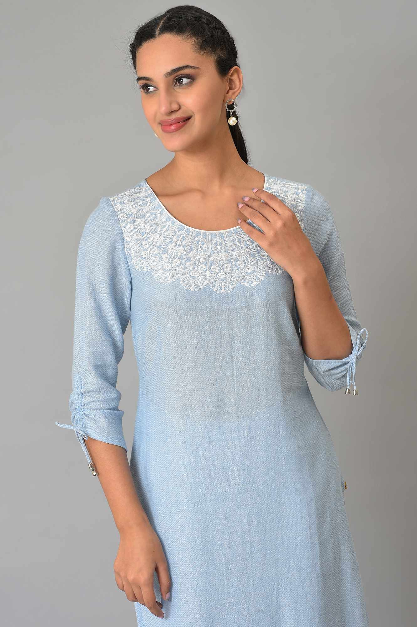 Blue Cotton Round Neck Embroidered Plus Size kurta - Image 5
