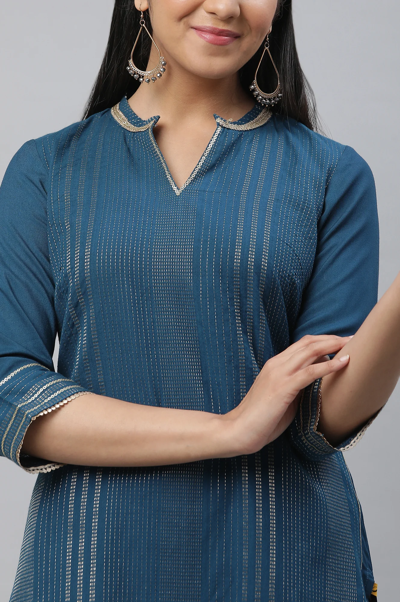 Blue Embellished Festive Kurta - Image 6