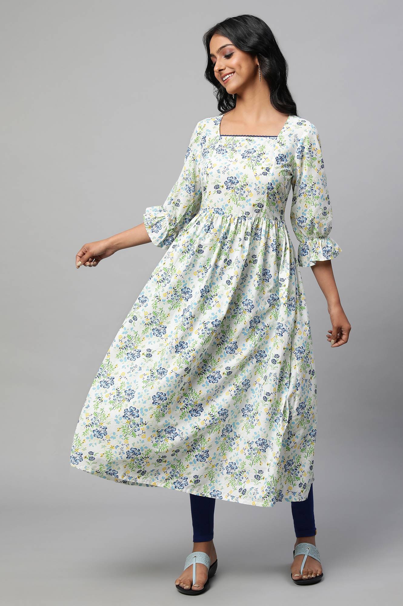 Blue Floral Print Flare kurta & Tights Set - Image 5