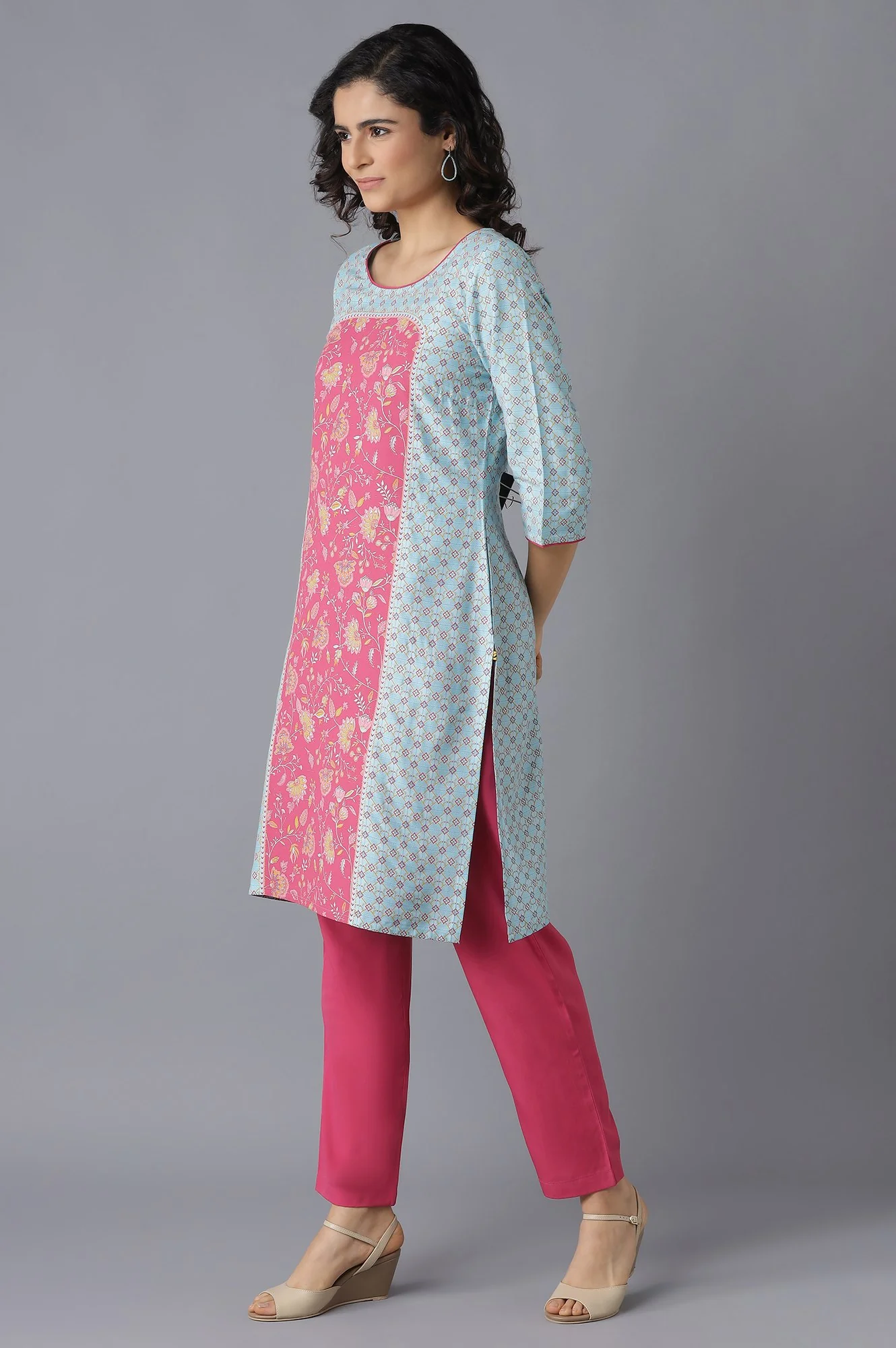Blue Floral Print kurta and Pink Trousers Set - Image 3