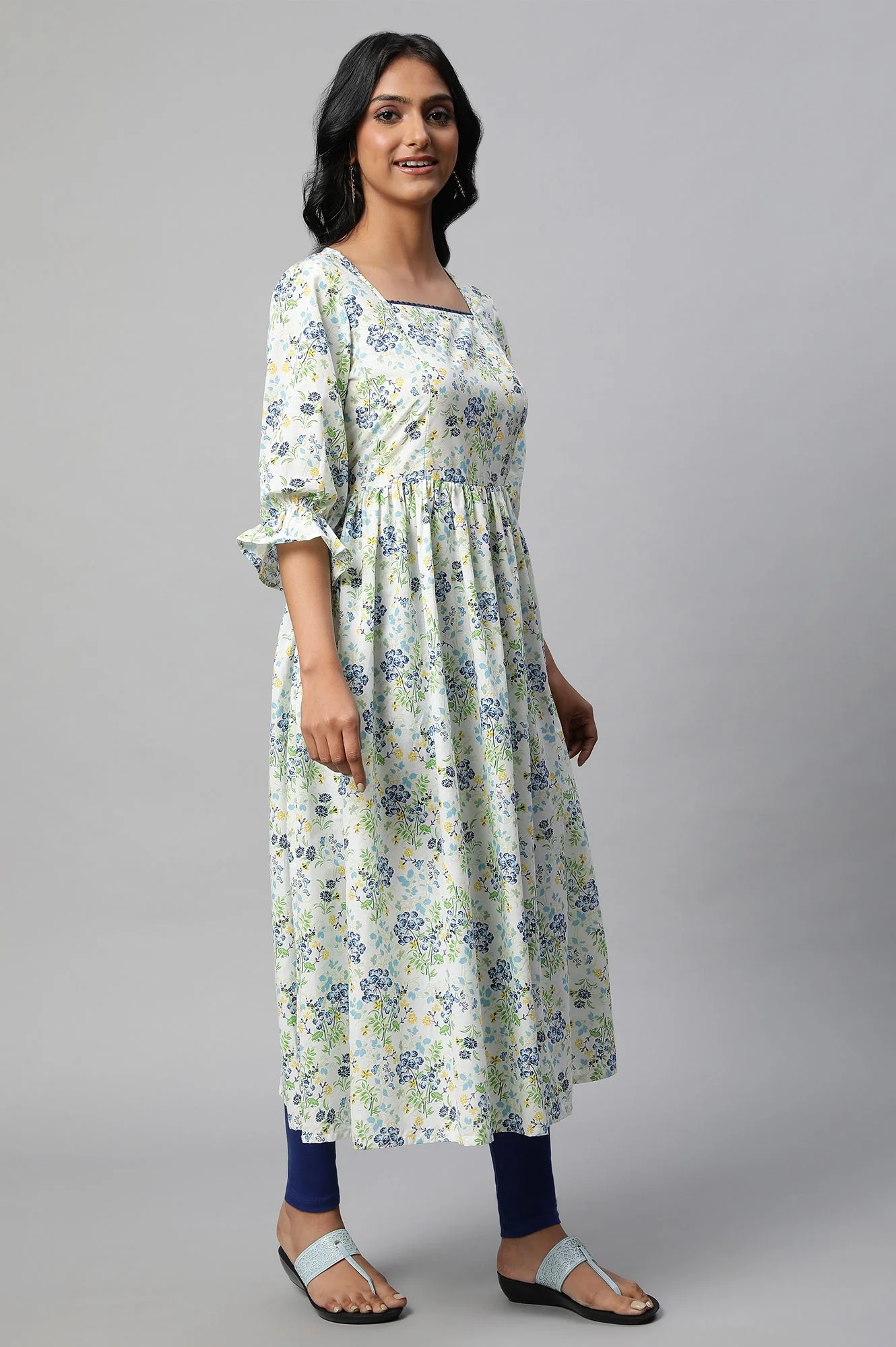 Blue Floral Printed A-Line kurta - Image 4