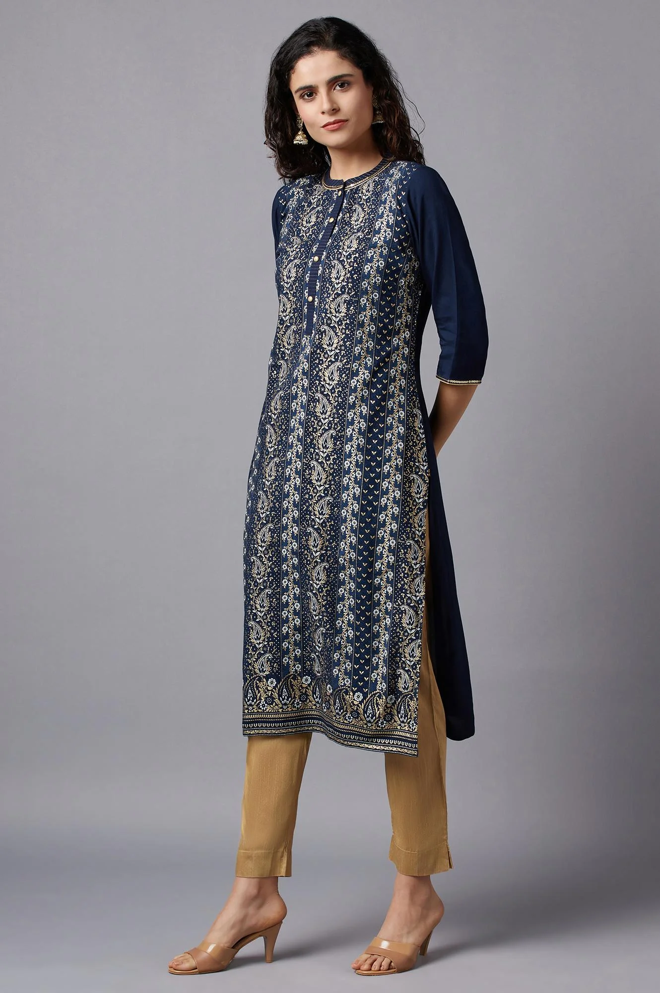 Blue Floral Printed kurta - Image 3