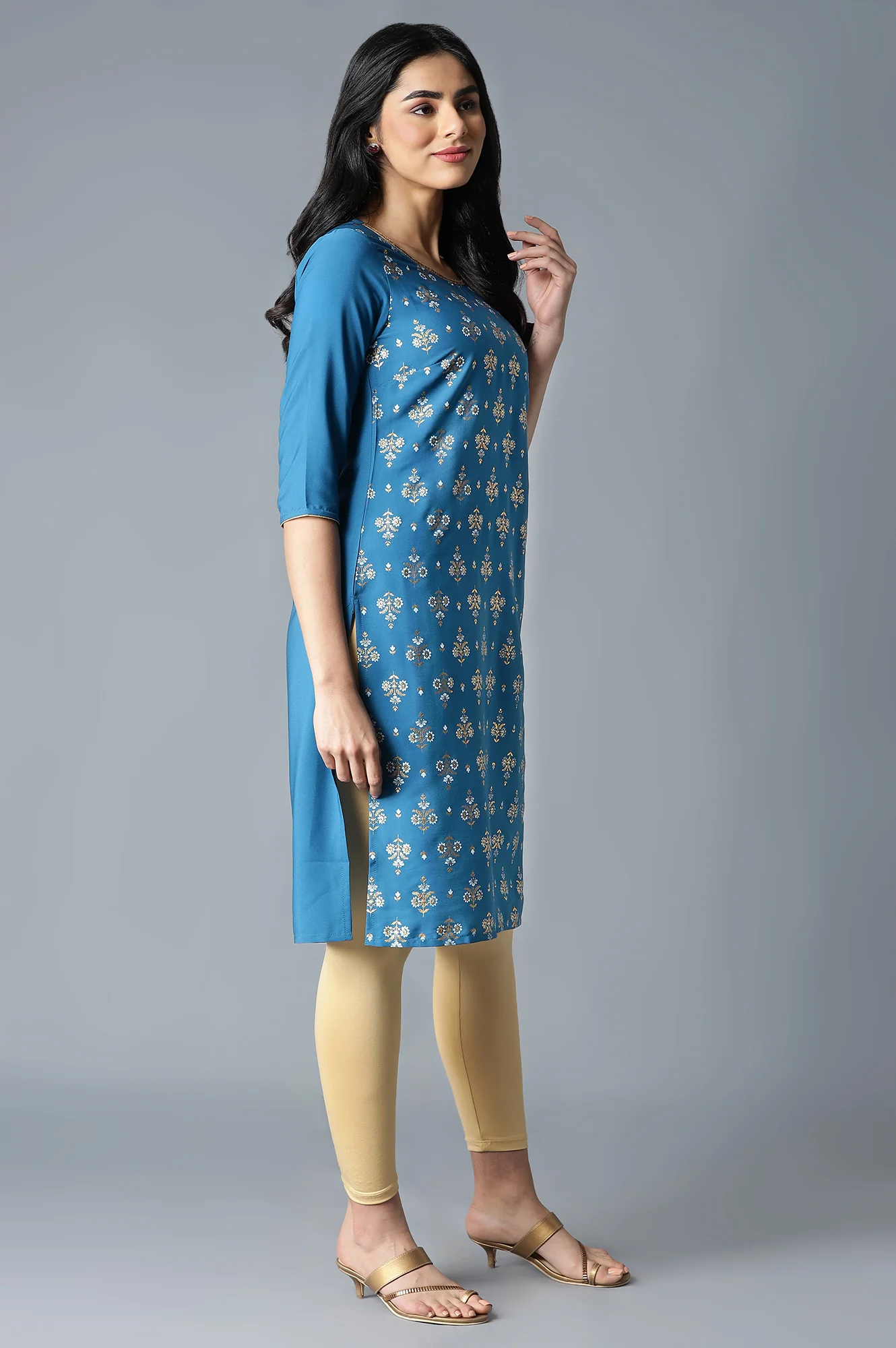 Blue Floral Printed kurta - Image 4