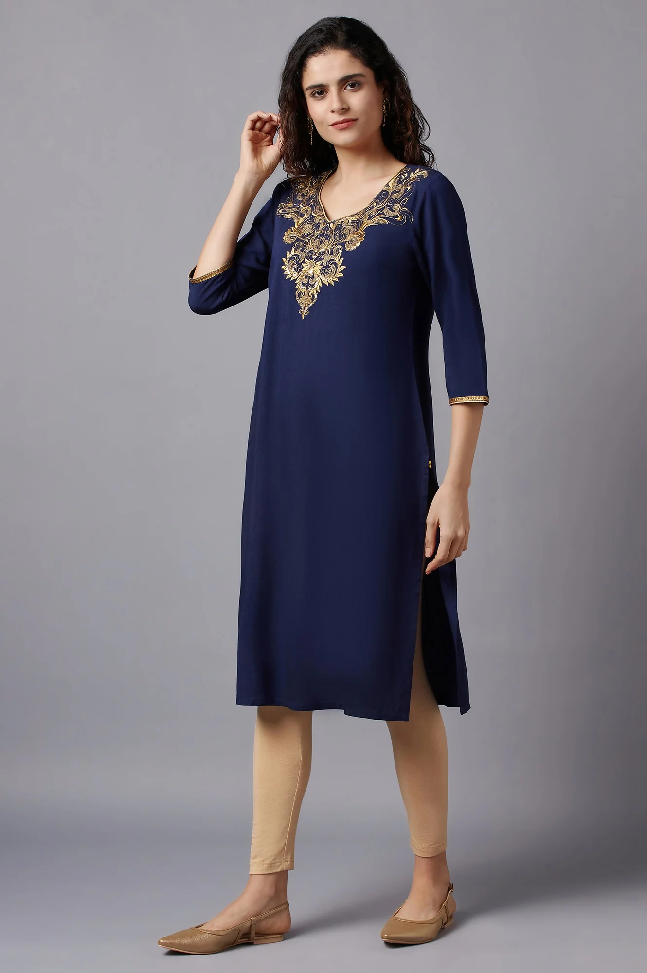 Blue Floral Printed kurta - Image 3